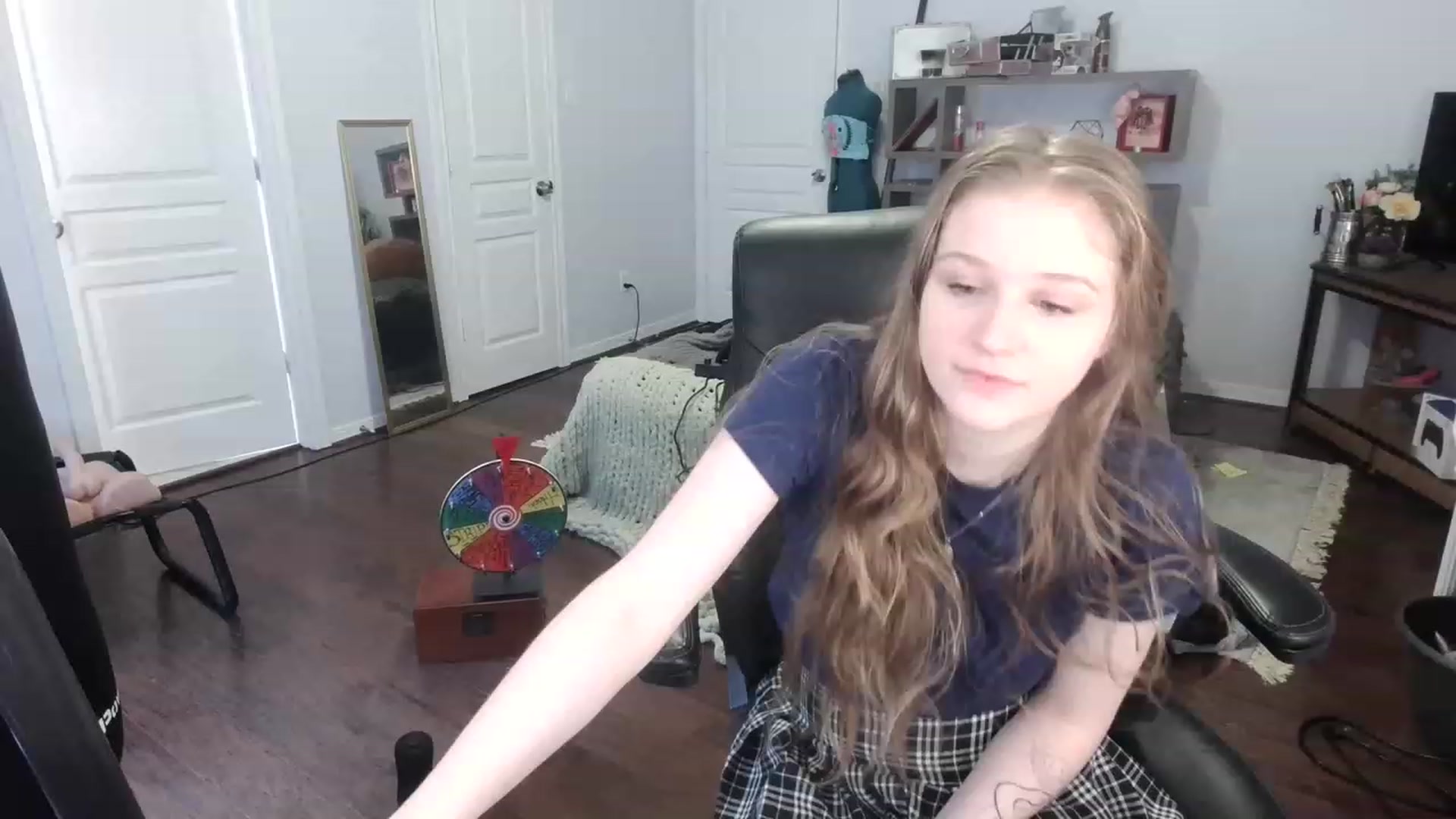 Gallery image thumbnail from Bunnydathug's myfreecams stream on, 01/30/2023, 15:45 image 11 of 20