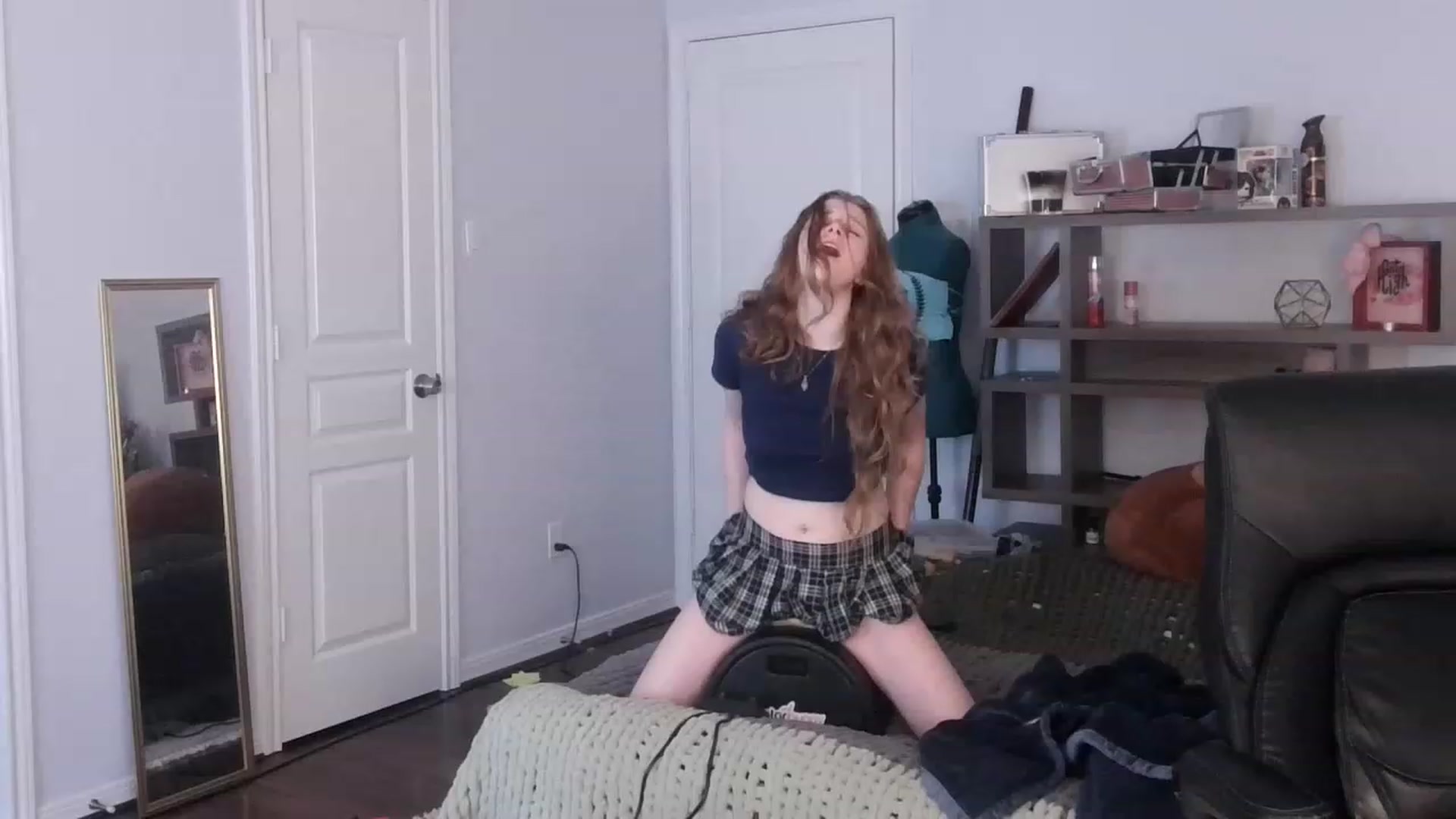 Gallery image thumbnail from Bunnydathug's myfreecams stream on, 01/30/2023, 18:32 image 15 of 20