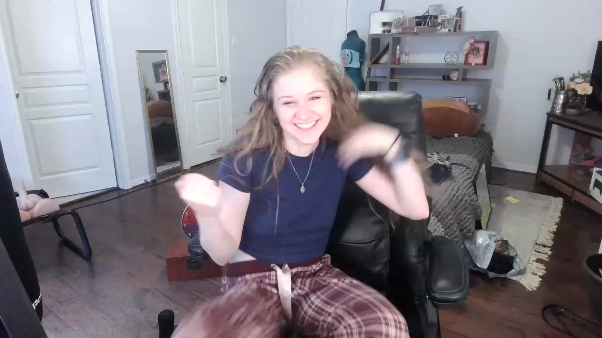 Gallery image thumbnail from Bunnydathug's myfreecams stream on, 01/30/2023, 18:32 image 4 of 20