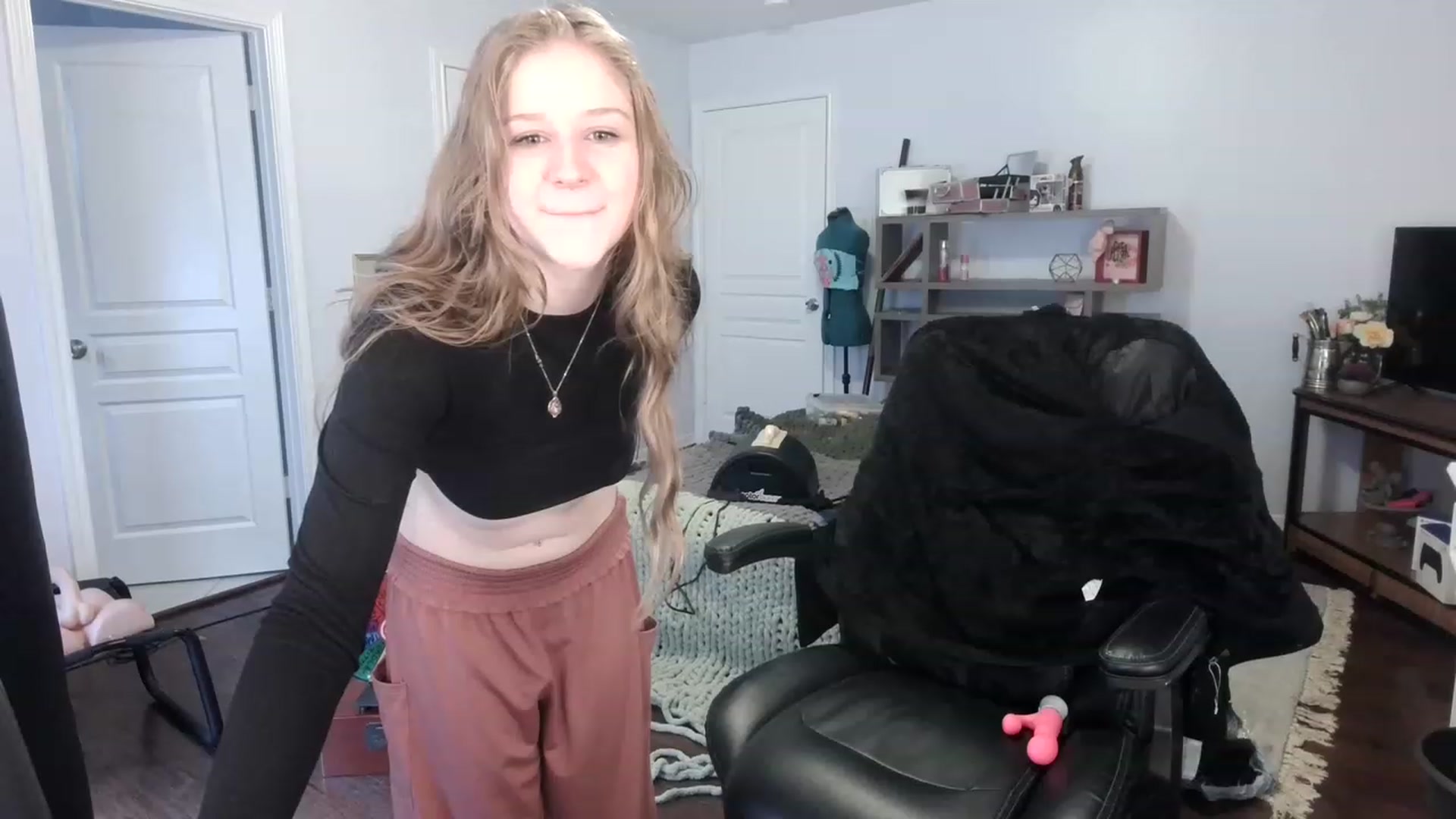 Gallery image thumbnail from Bunnydathug's myfreecams stream on, 01/31/2023, 20:56 image 5 of 20