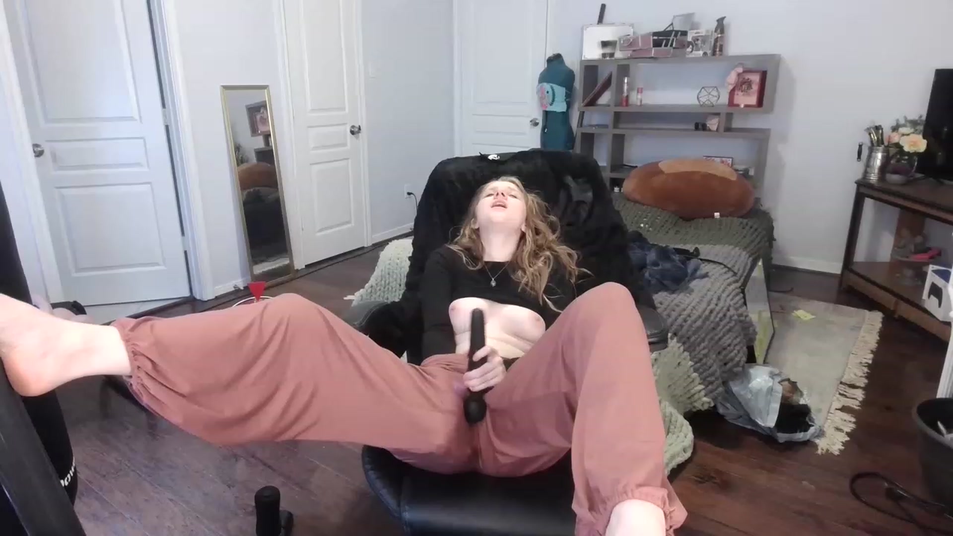 Gallery image thumbnail from Bunnydathug's myfreecams stream on, 01/31/2023, 20:56 image 20 of 20