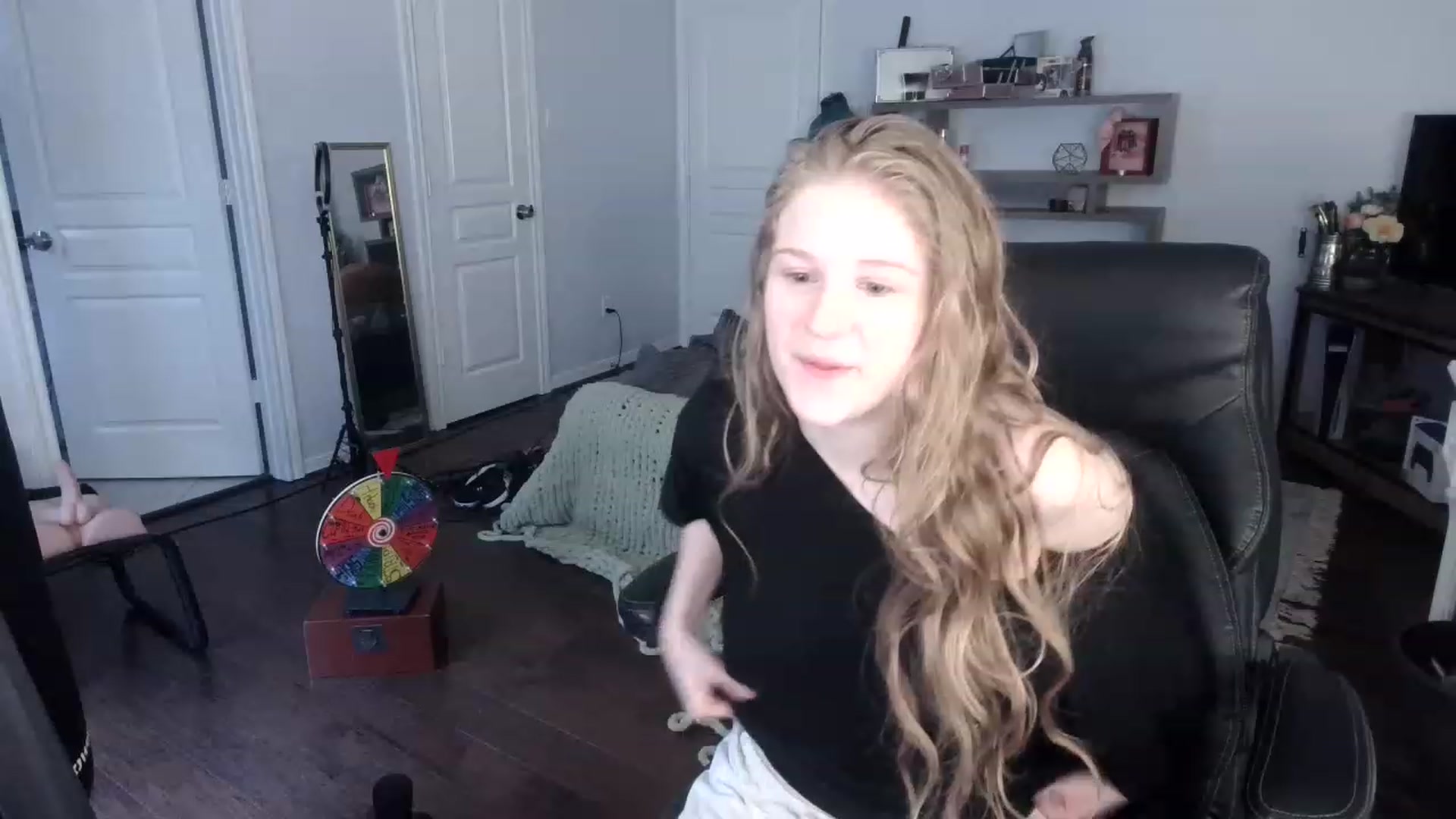 Gallery image thumbnail from Bunnydathug's myfreecams stream on, 02/01/2023, 16:10 image 2 of 20