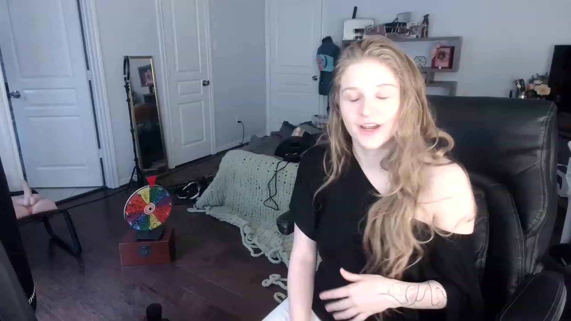 Gallery image thumbnail from Bunnydathug's myfreecams stream on, 02/01/2023, 16:10 image 1 of 20