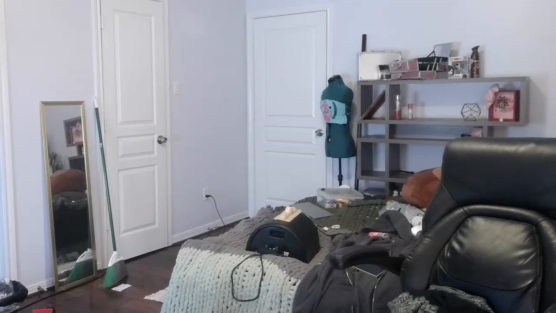 Gallery image thumbnail from Bunnydathug's myfreecams stream on, 02/03/2023, 19:06 image 11 of 20