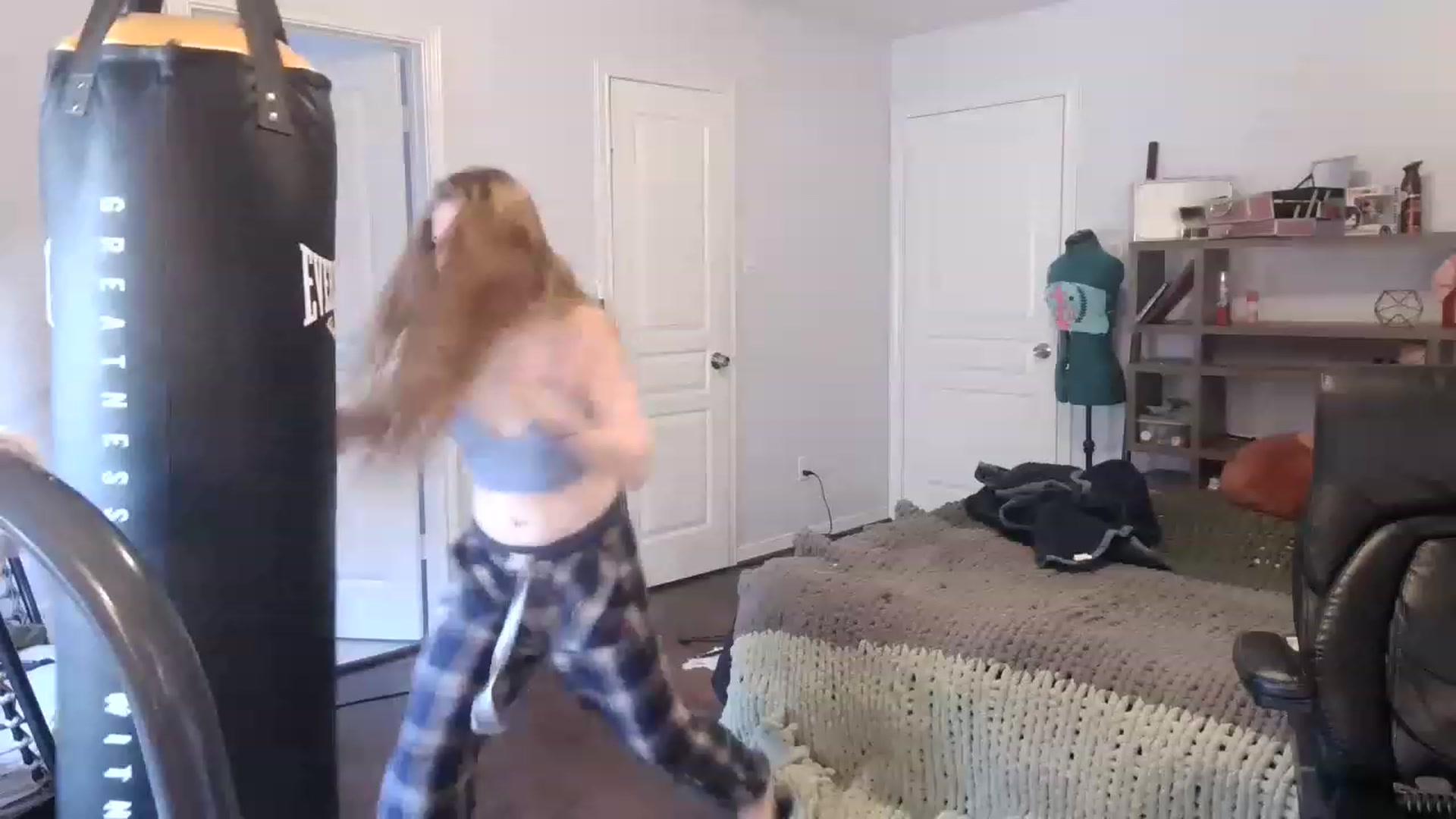 Gallery image thumbnail from Bunnydathug's myfreecams stream on, 02/04/2023, 18:41 image 18 of 20