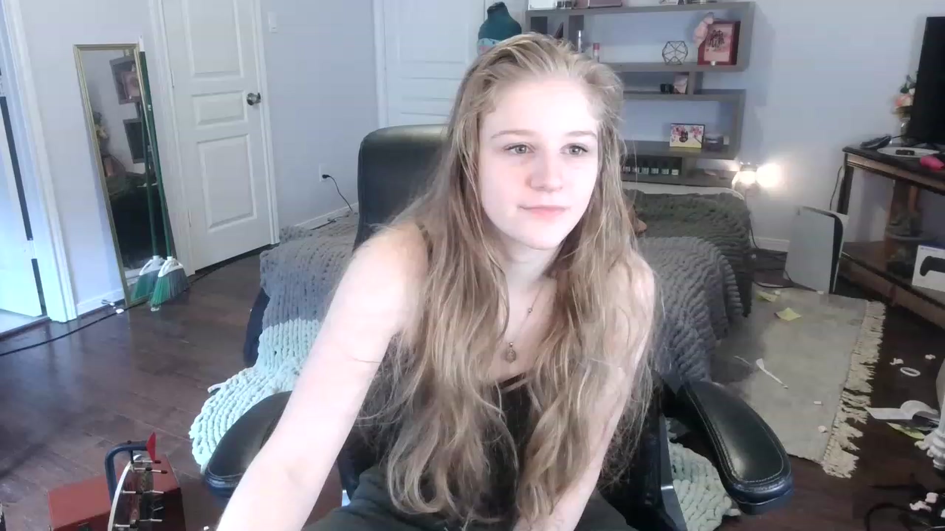 Gallery image thumbnail from Bunnydathug's myfreecams stream on, 02/07/2023, 16:25 image 7 of 20