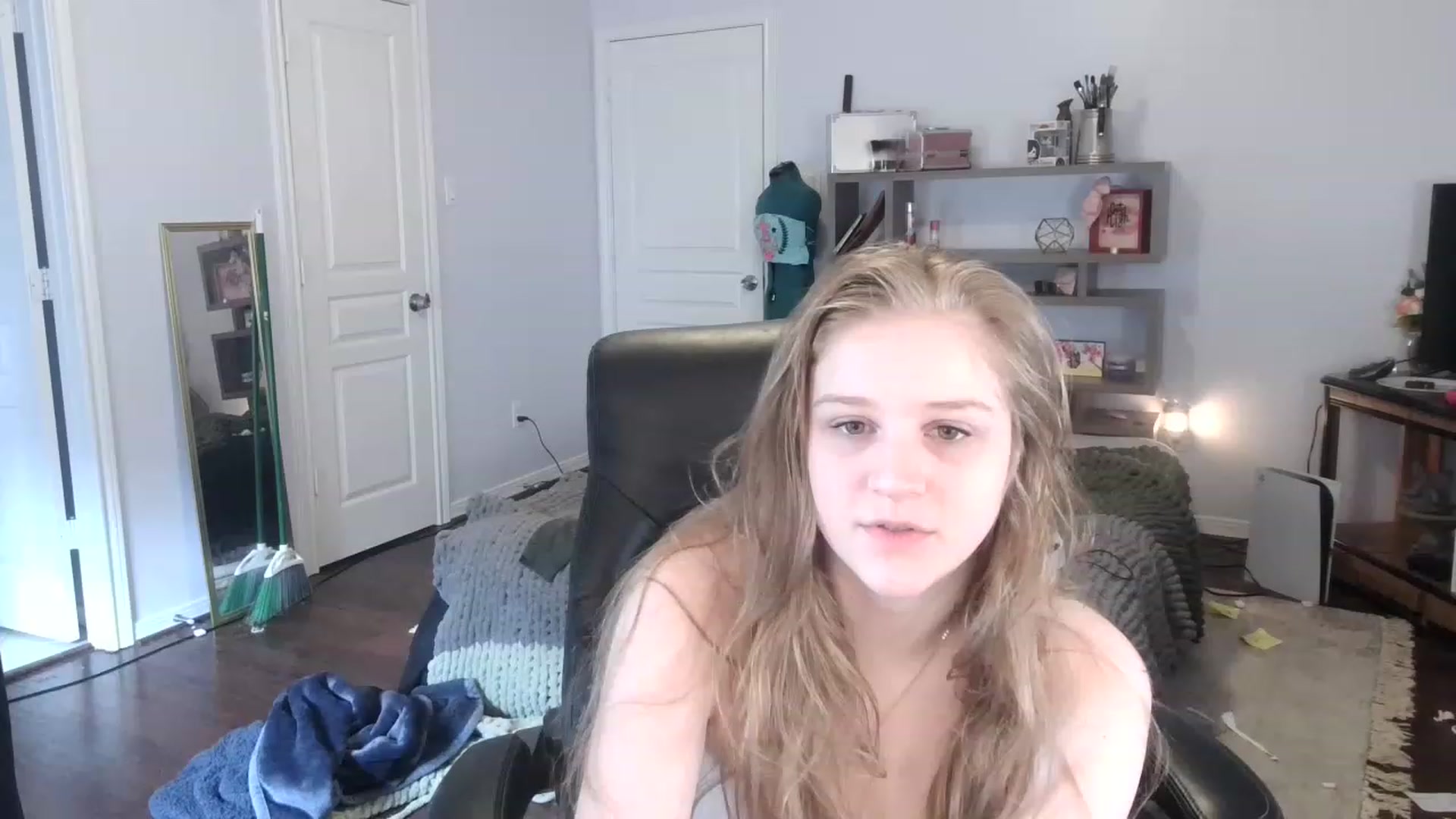 Gallery image thumbnail from Bunnydathug's myfreecams stream on, 02/07/2023, 18:28 image 3 of 20