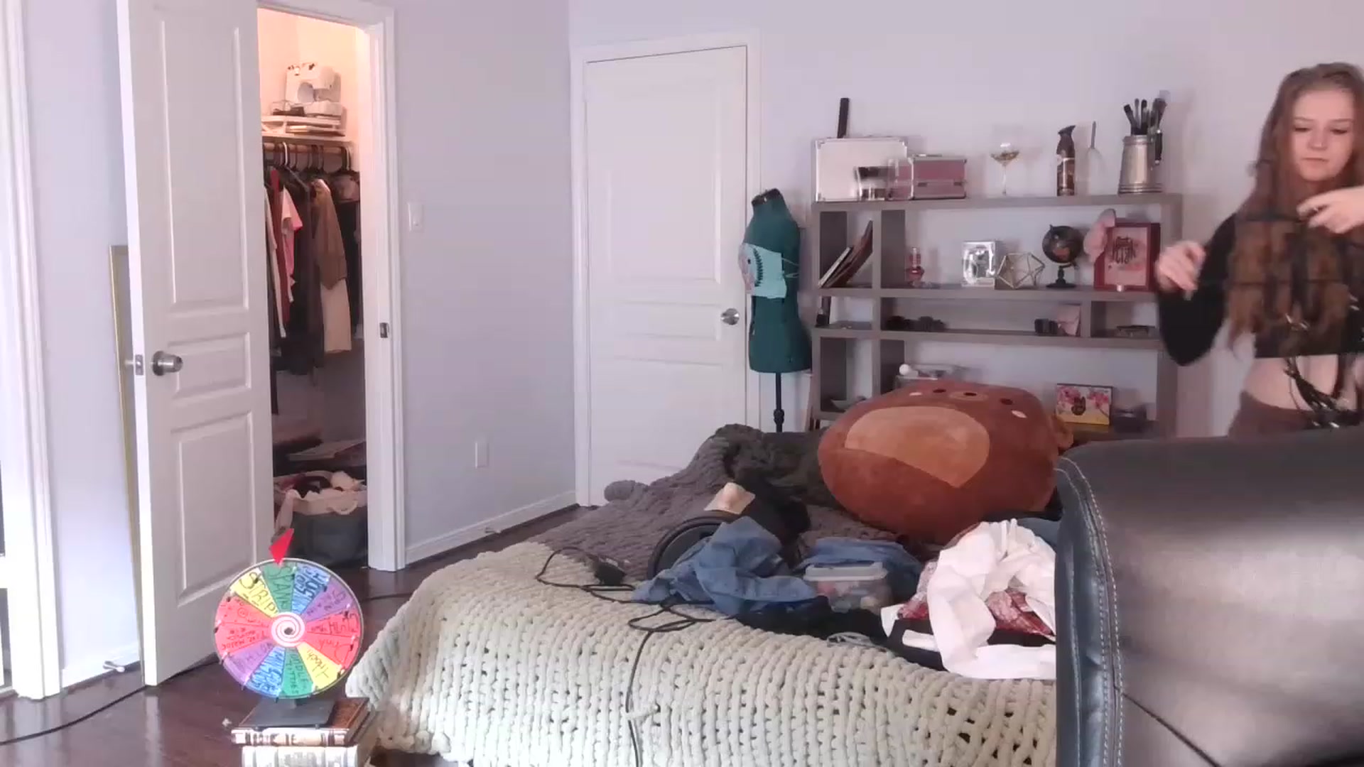 Gallery image thumbnail from Bunnydathug's myfreecams stream on, 02/10/2023, 17:57 image 17 of 20