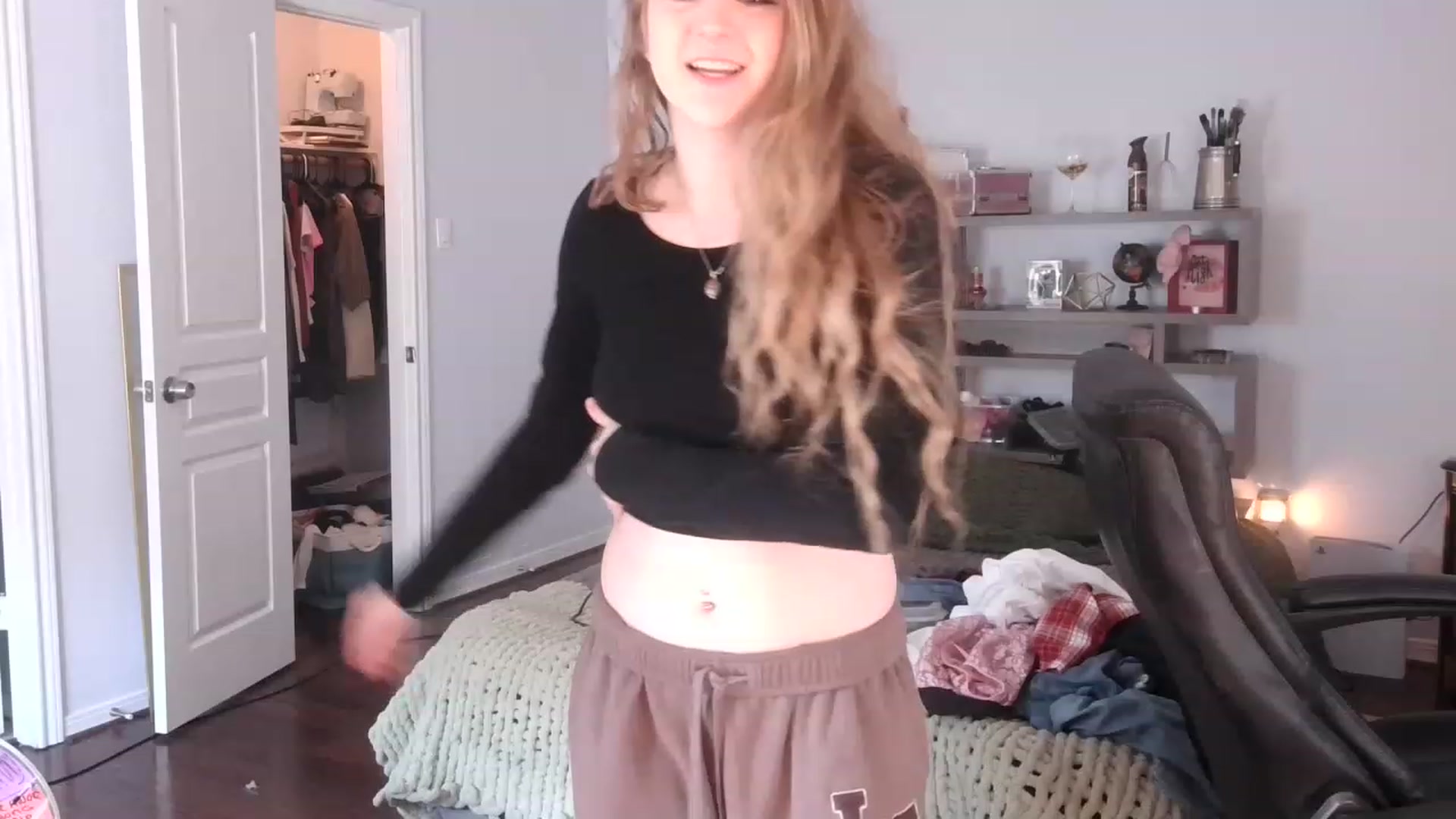Gallery image thumbnail from Bunnydathug's myfreecams stream on, 02/10/2023, 17:57 image 2 of 20