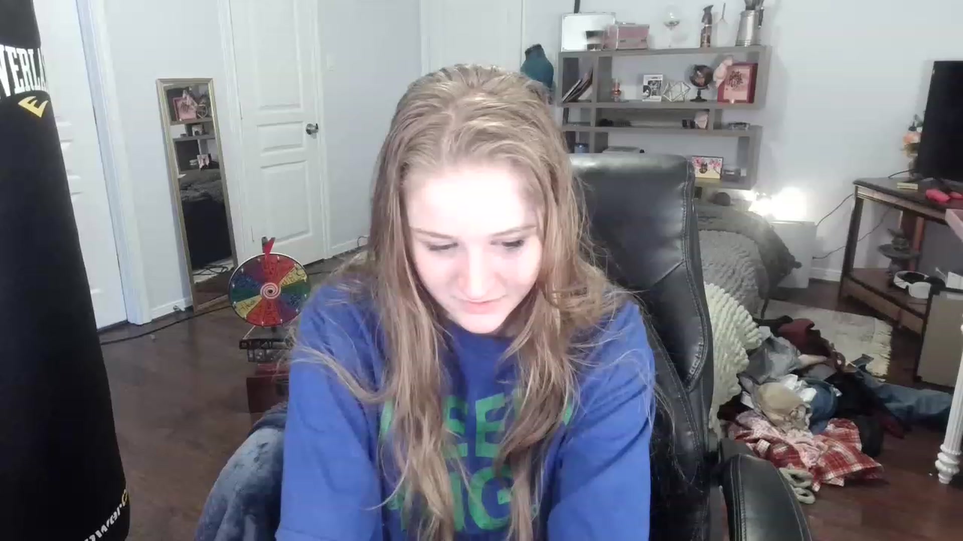 Gallery image thumbnail from Bunnydathug's myfreecams stream on, 02/13/2023, 20:21 image 14 of 20