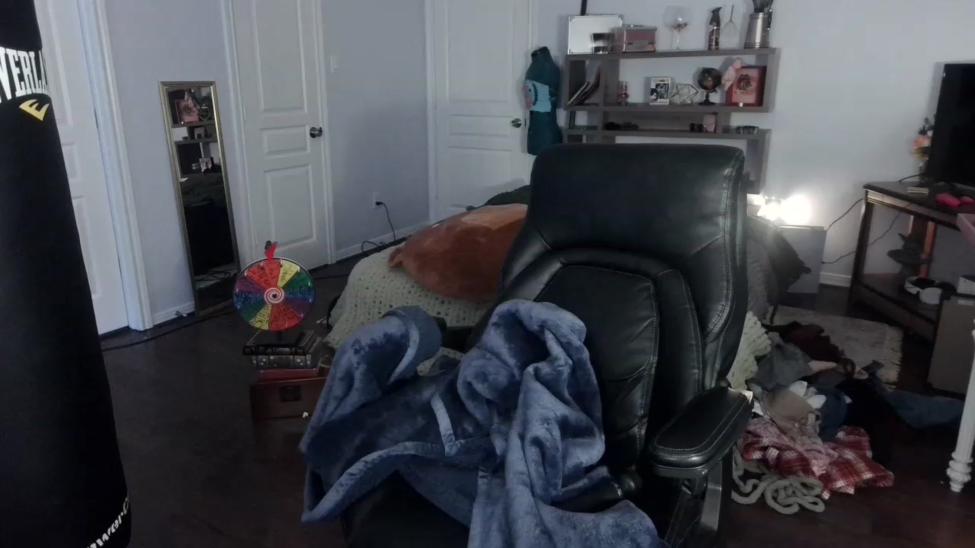 Gallery image thumbnail from Bunnydathug's myfreecams stream on, 02/13/2023, 20:21 image 2 of 20