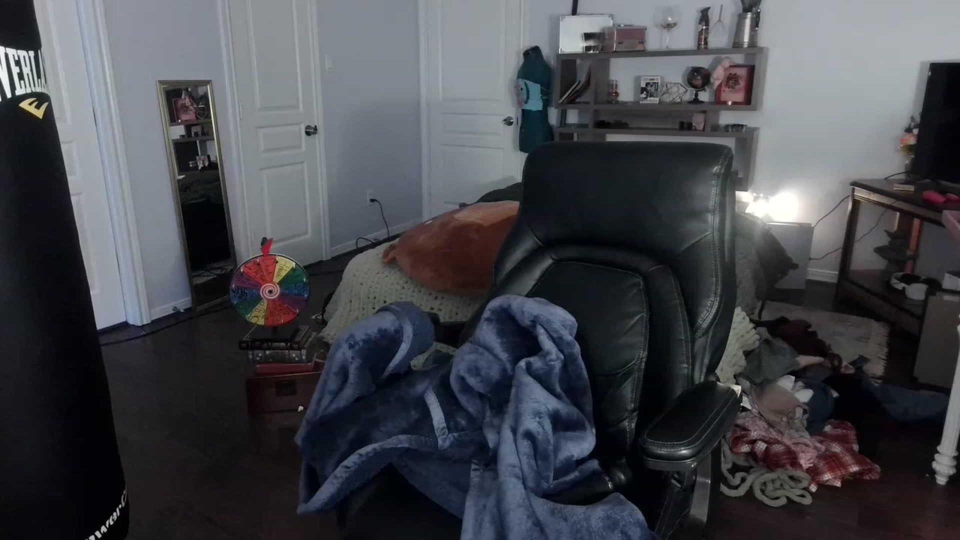 Gallery image thumbnail from Bunnydathug's myfreecams stream on, 02/13/2023, 20:21 image 4 of 20