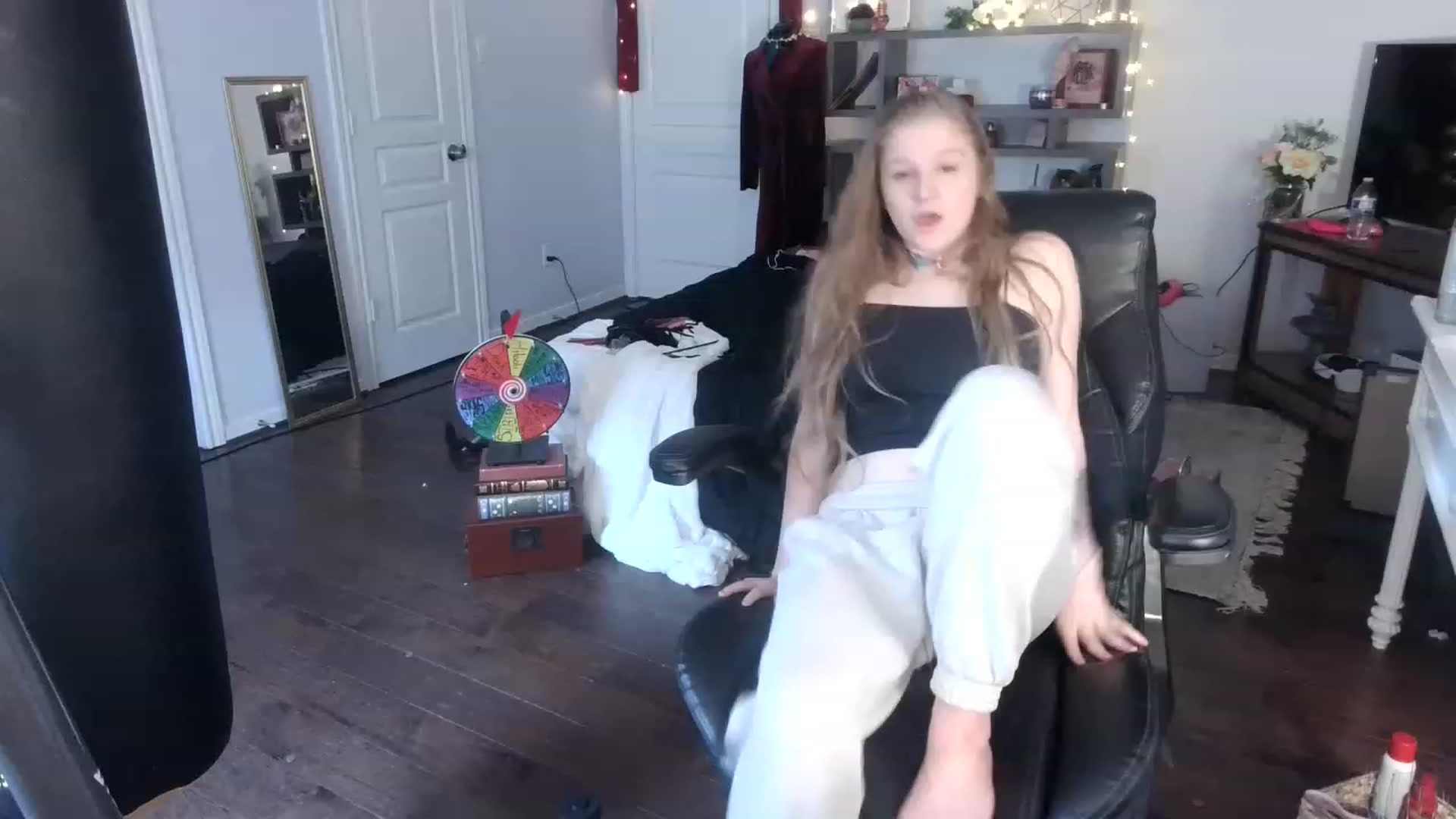 Gallery image thumbnail from Bunnydathug's myfreecams stream on, 02/20/2023, 19:59 image 5 of 20