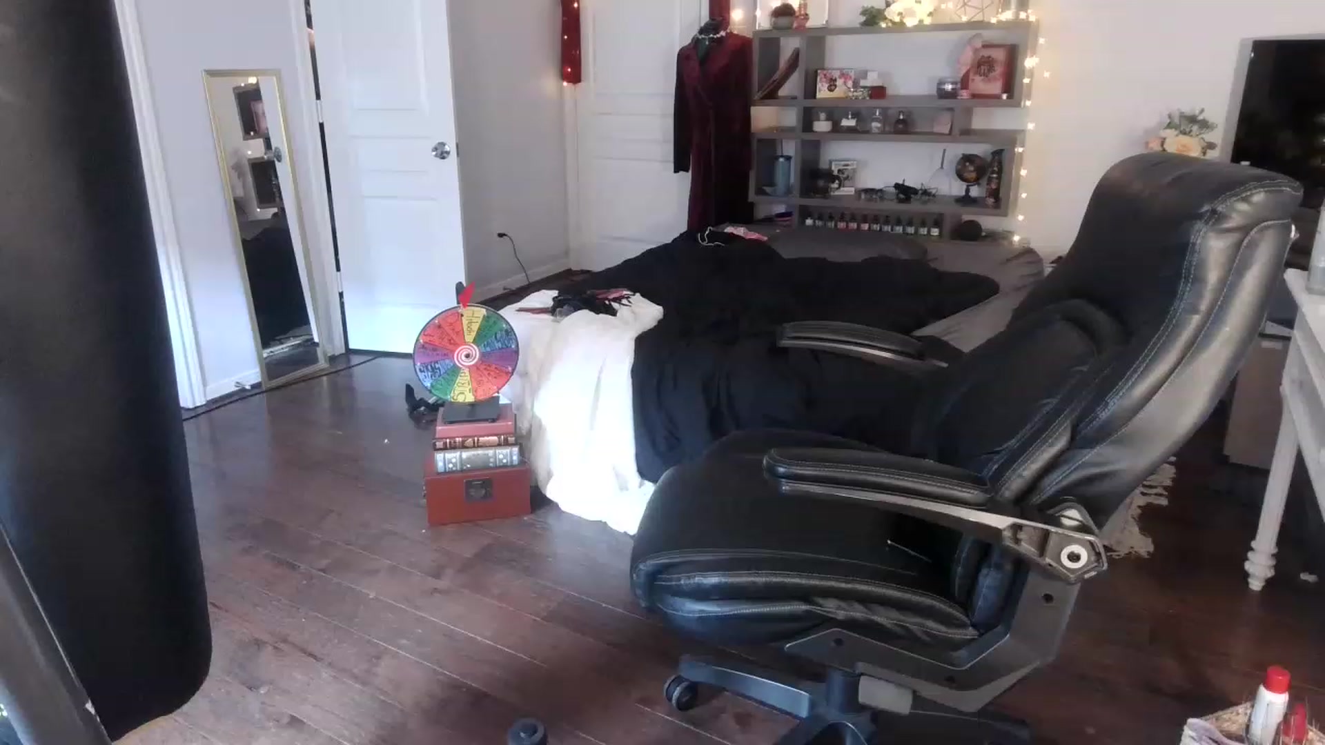 Gallery image thumbnail from Bunnydathug's myfreecams stream on, 02/20/2023, 19:59 image 3 of 20