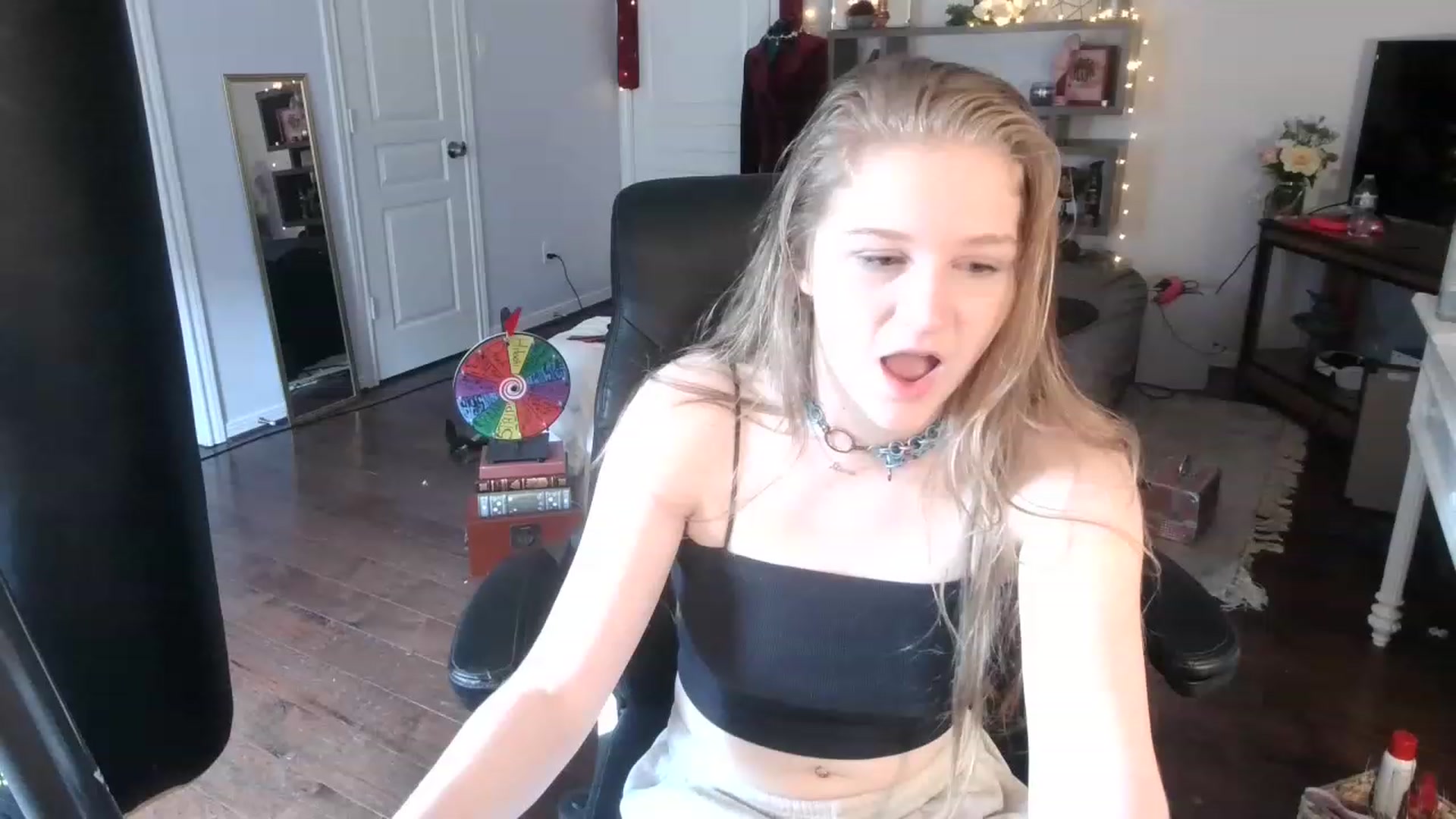 Gallery image thumbnail from Bunnydathug's myfreecams stream on, 02/20/2023, 19:59 image 1 of 20