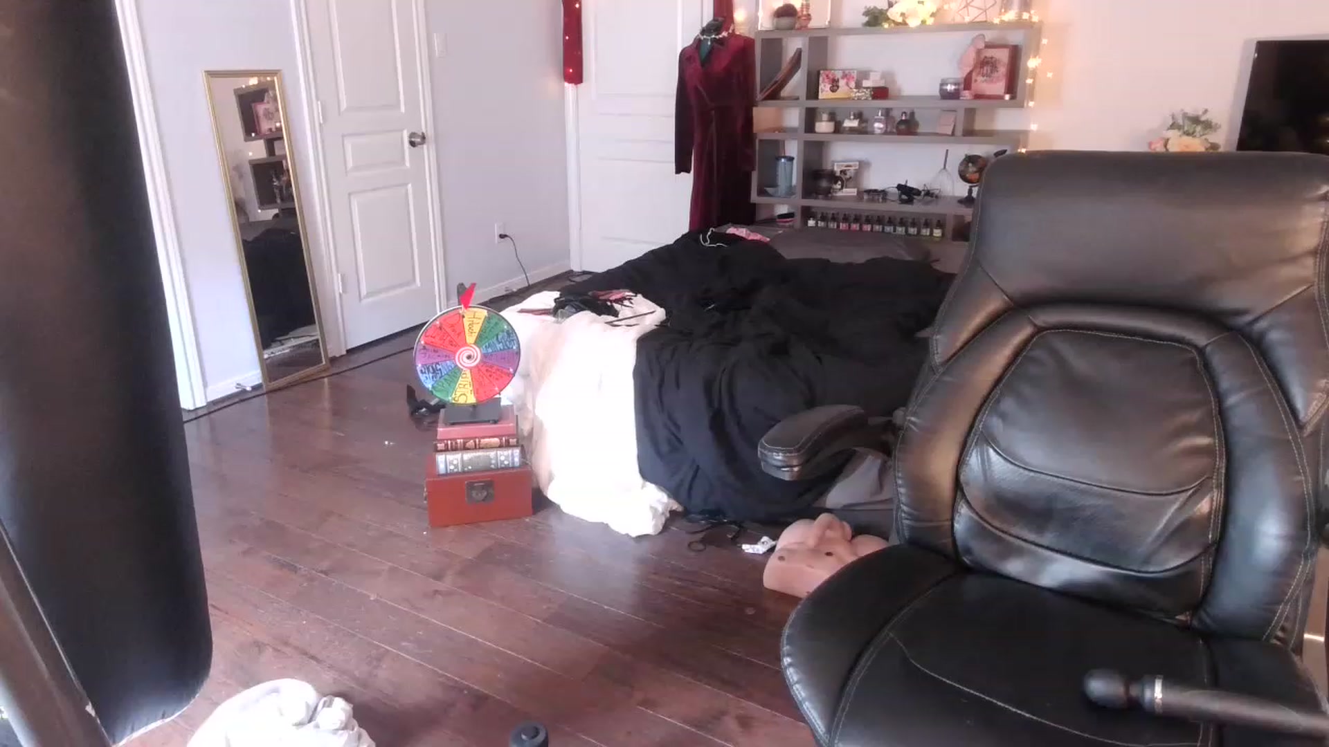 Gallery image thumbnail from Bunnydathug's myfreecams stream on, 02/20/2023, 19:59 image 14 of 20