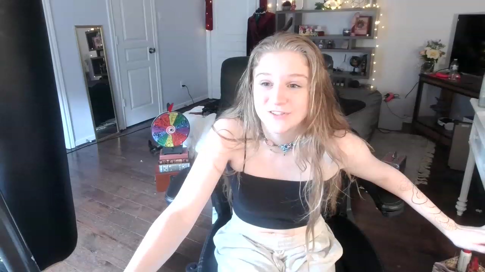 Gallery image thumbnail from Bunnydathug's myfreecams stream on, 02/20/2023, 19:59 image 2 of 20