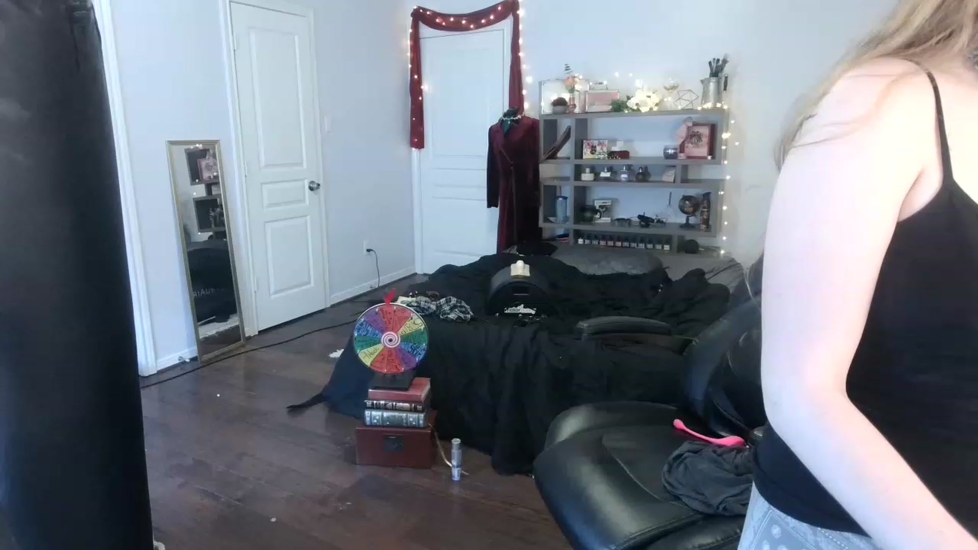 Gallery image thumbnail from Bunnydathug's myfreecams stream on, 02/23/2023, 19:00 image 18 of 20