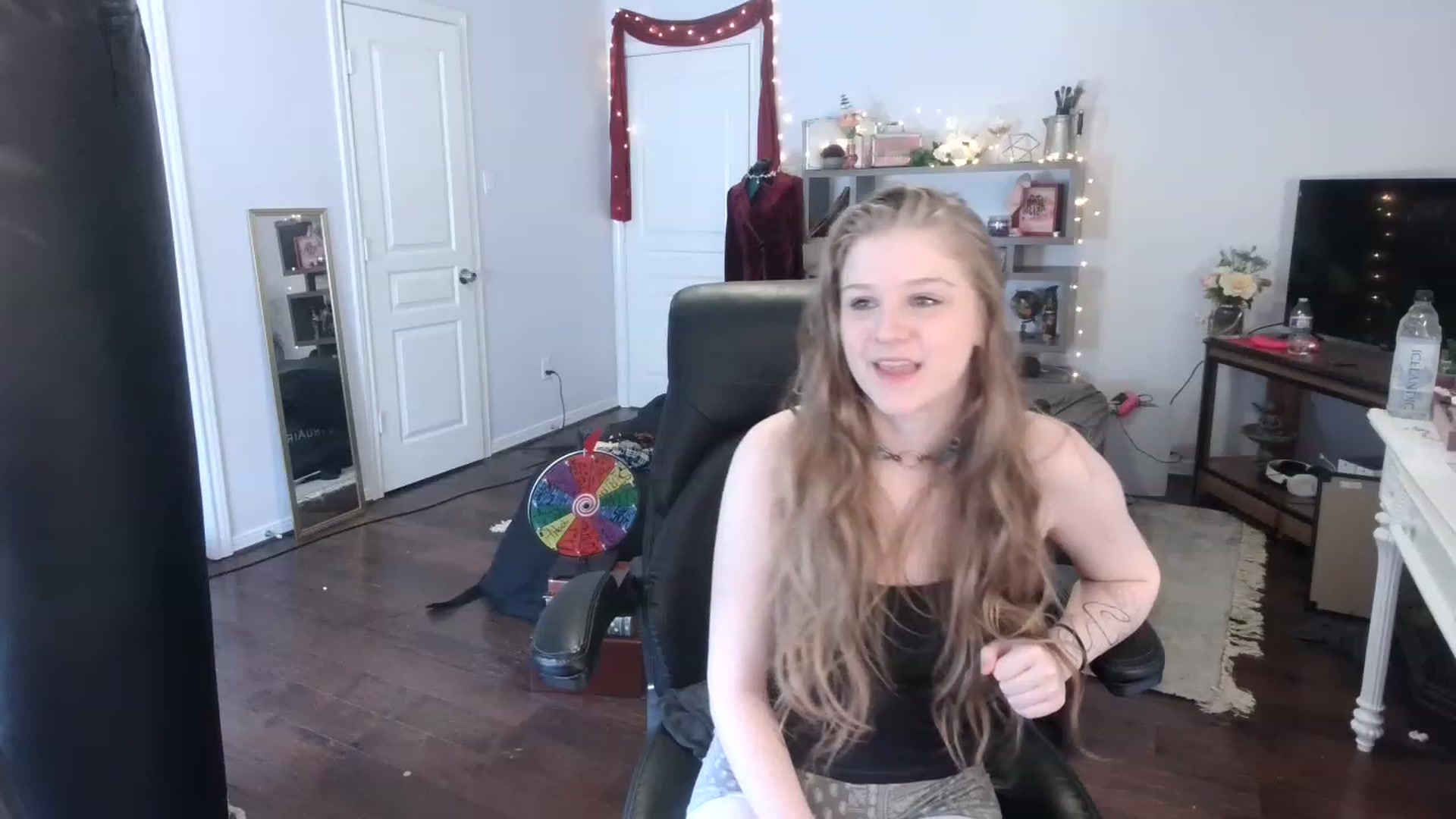 Gallery image thumbnail from Bunnydathug's myfreecams stream on, 02/23/2023, 19:30 image 2 of 20