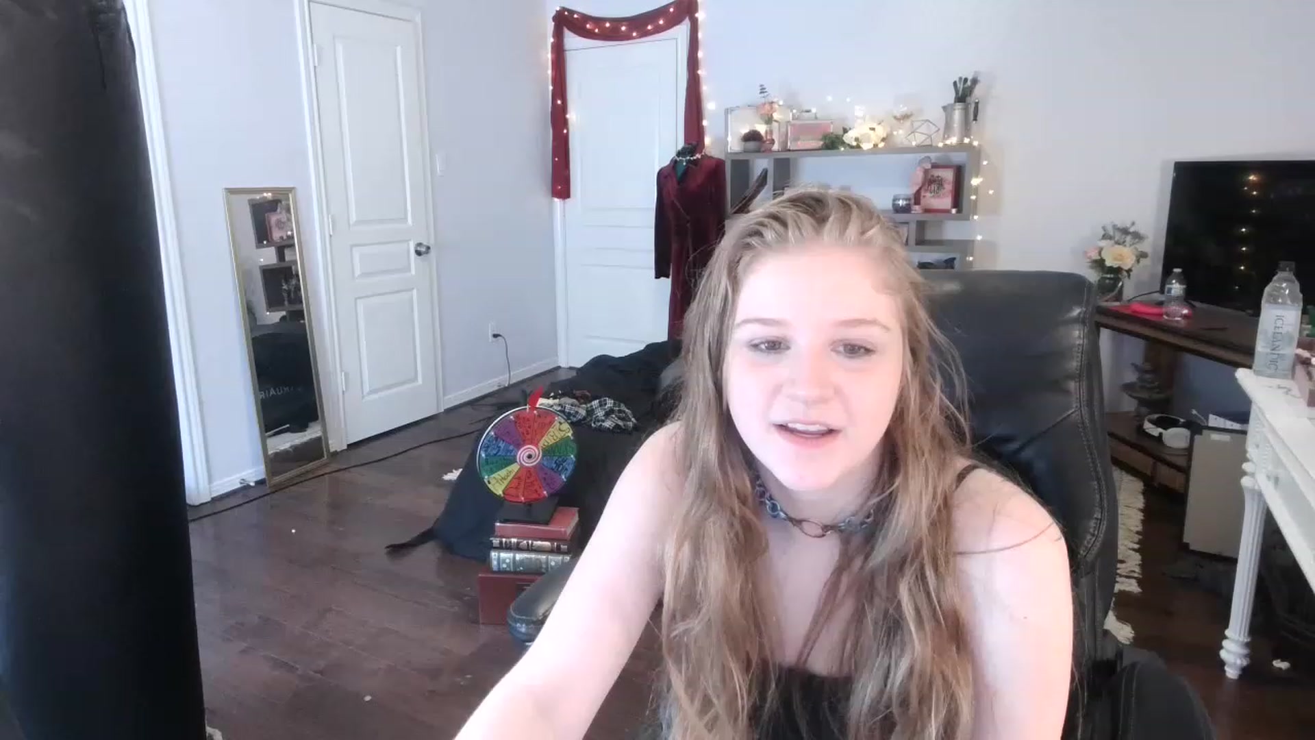 Gallery image thumbnail from Bunnydathug's myfreecams stream on, 02/23/2023, 19:30 image 5 of 20