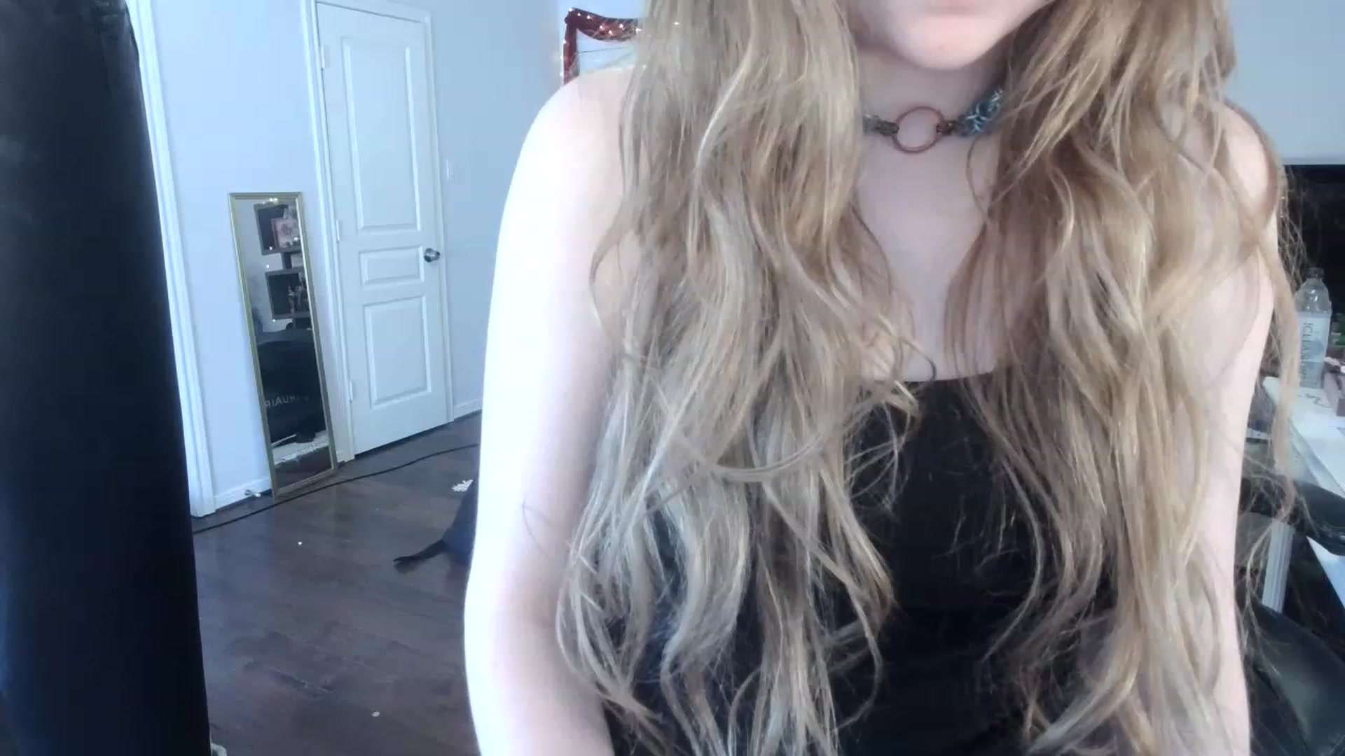 Gallery image thumbnail from Bunnydathug's myfreecams stream on, 02/23/2023, 19:30 image 15 of 20
