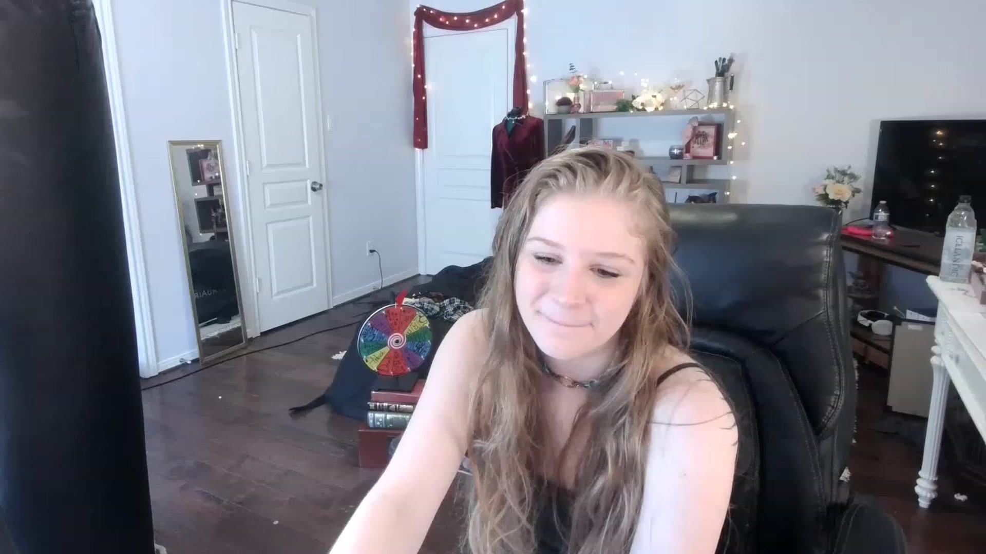 Gallery image thumbnail from Bunnydathug's myfreecams stream on, 02/23/2023, 19:30 image 6 of 20