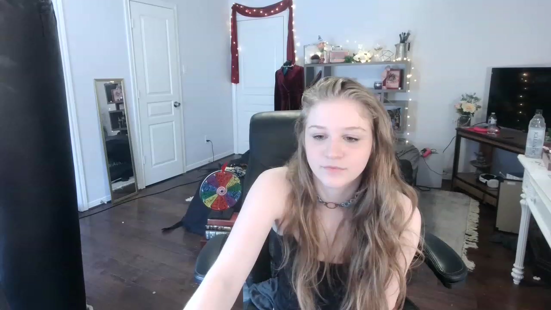 Gallery image thumbnail from Bunnydathug's myfreecams stream on, 02/23/2023, 19:30 image 8 of 20