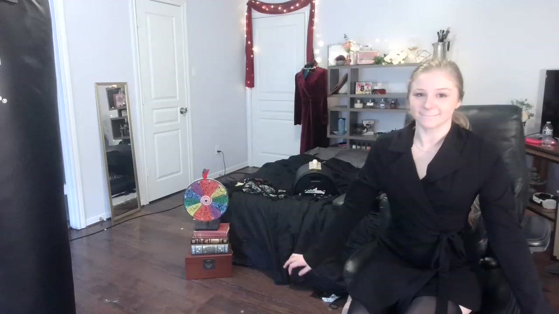 Gallery image thumbnail from Bunnydathug's myfreecams stream on, 02/24/2023, 18:55 image 17 of 20