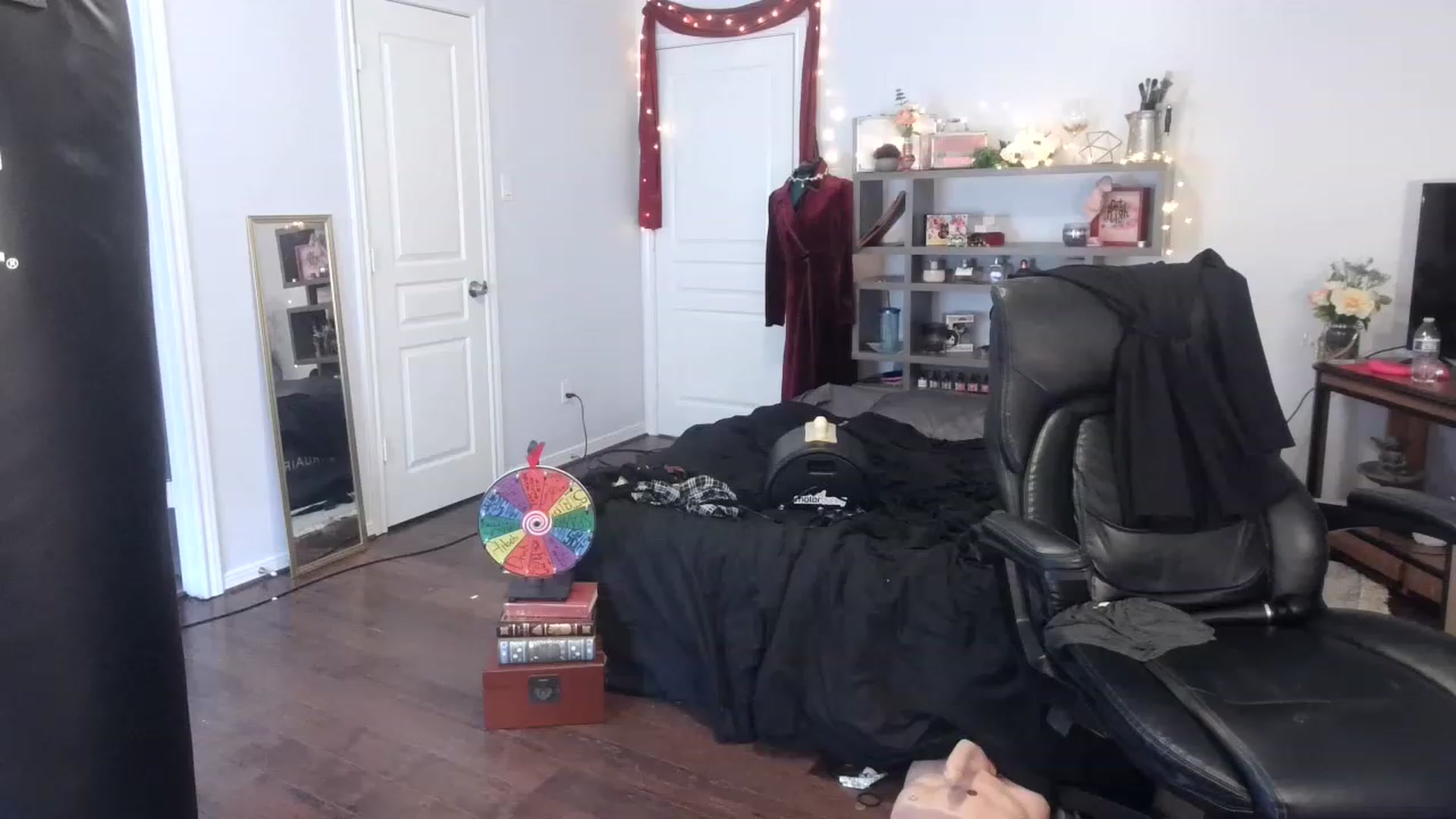 Gallery image thumbnail from Bunnydathug's myfreecams stream on, 02/24/2023, 18:55 image 8 of 20