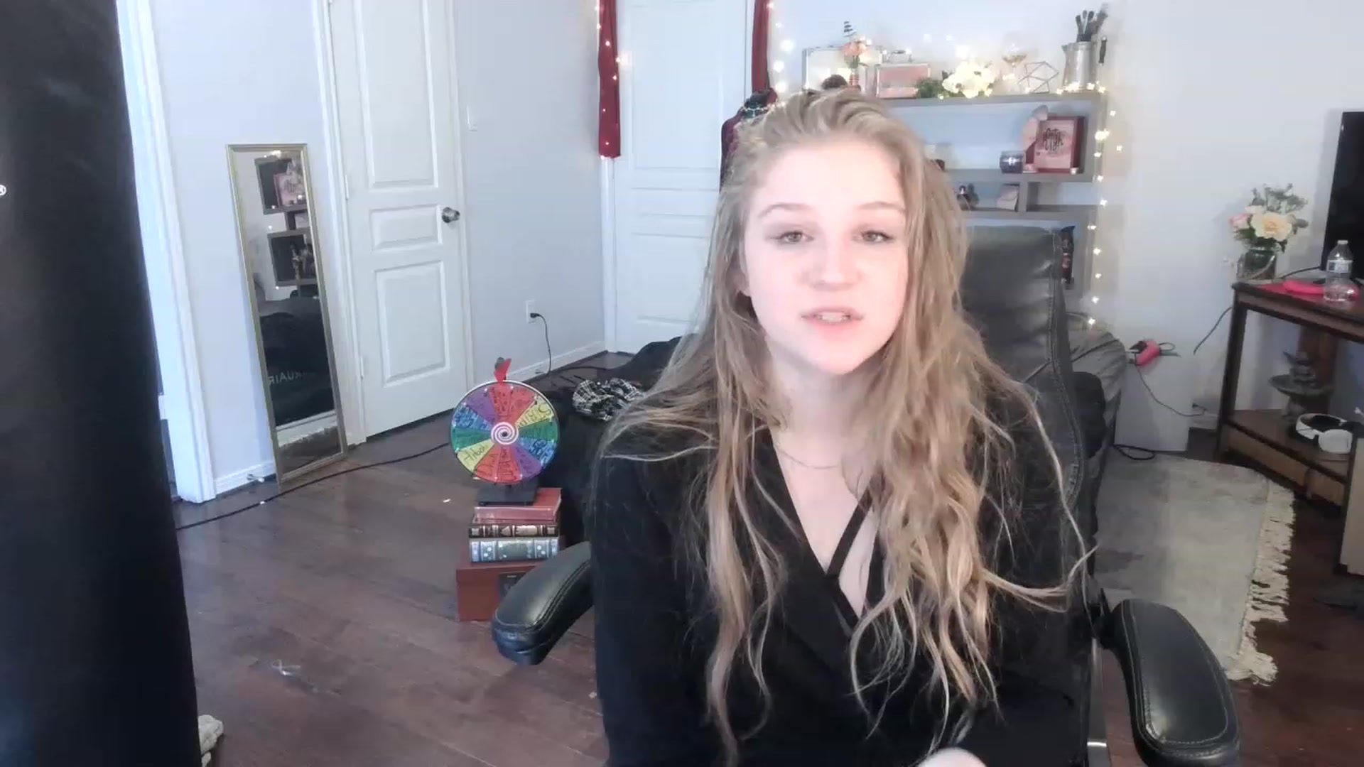 Gallery image thumbnail from Bunnydathug's myfreecams stream on, 02/24/2023, 20:00 image 9 of 20