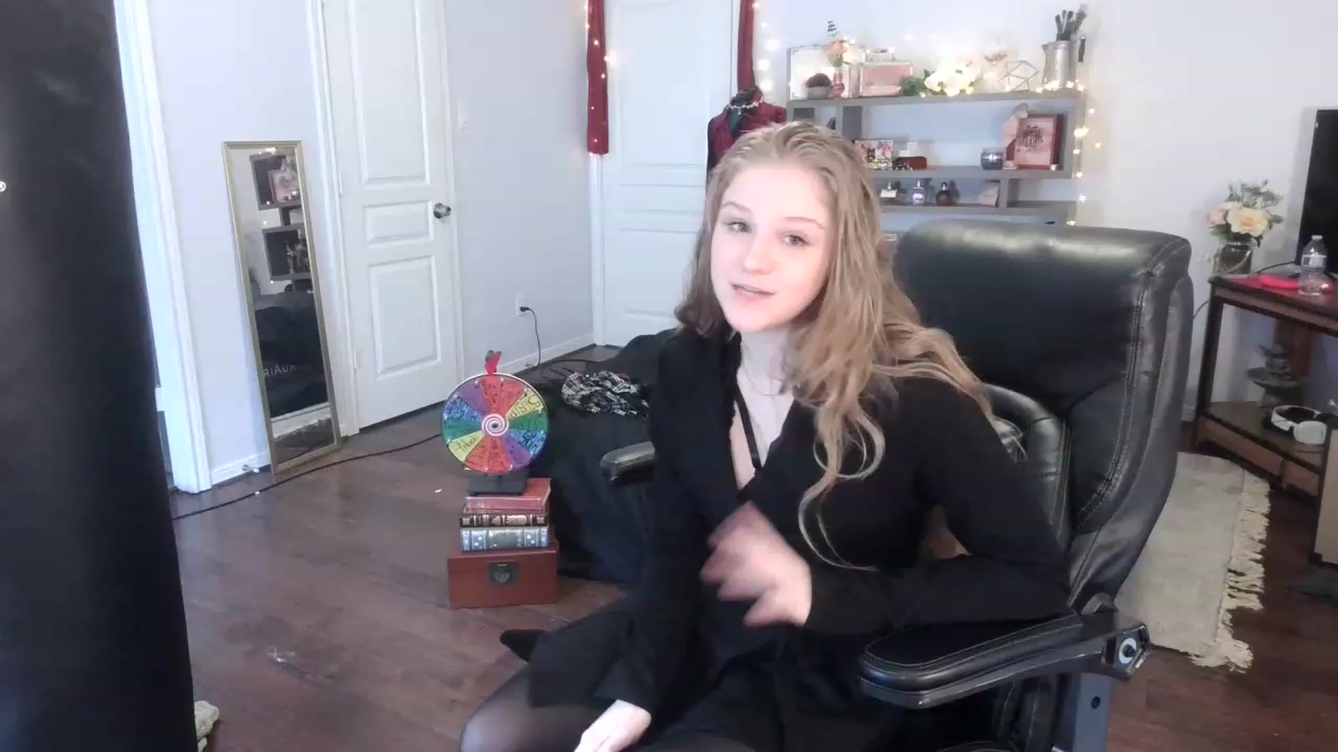 Gallery image thumbnail from Bunnydathug's myfreecams stream on, 02/24/2023, 20:00 image 3 of 20