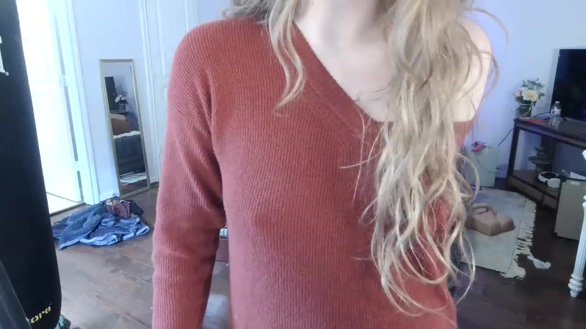 Gallery image thumbnail from Bunnydathug's myfreecams stream on, 02/27/2023, 17:26 image 10 of 20