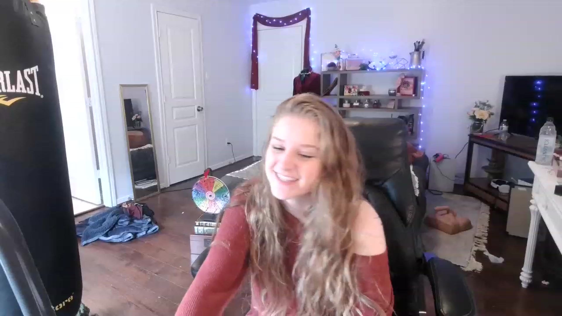 Gallery image thumbnail from Bunnydathug's myfreecams stream on, 02/27/2023, 18:41 image 7 of 20