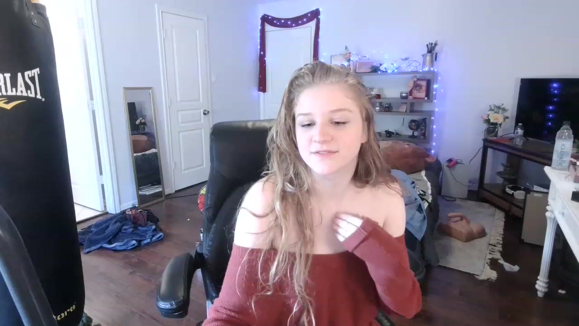 Gallery image thumbnail from Bunnydathug's myfreecams stream on, 02/27/2023, 18:41 image 20 of 20