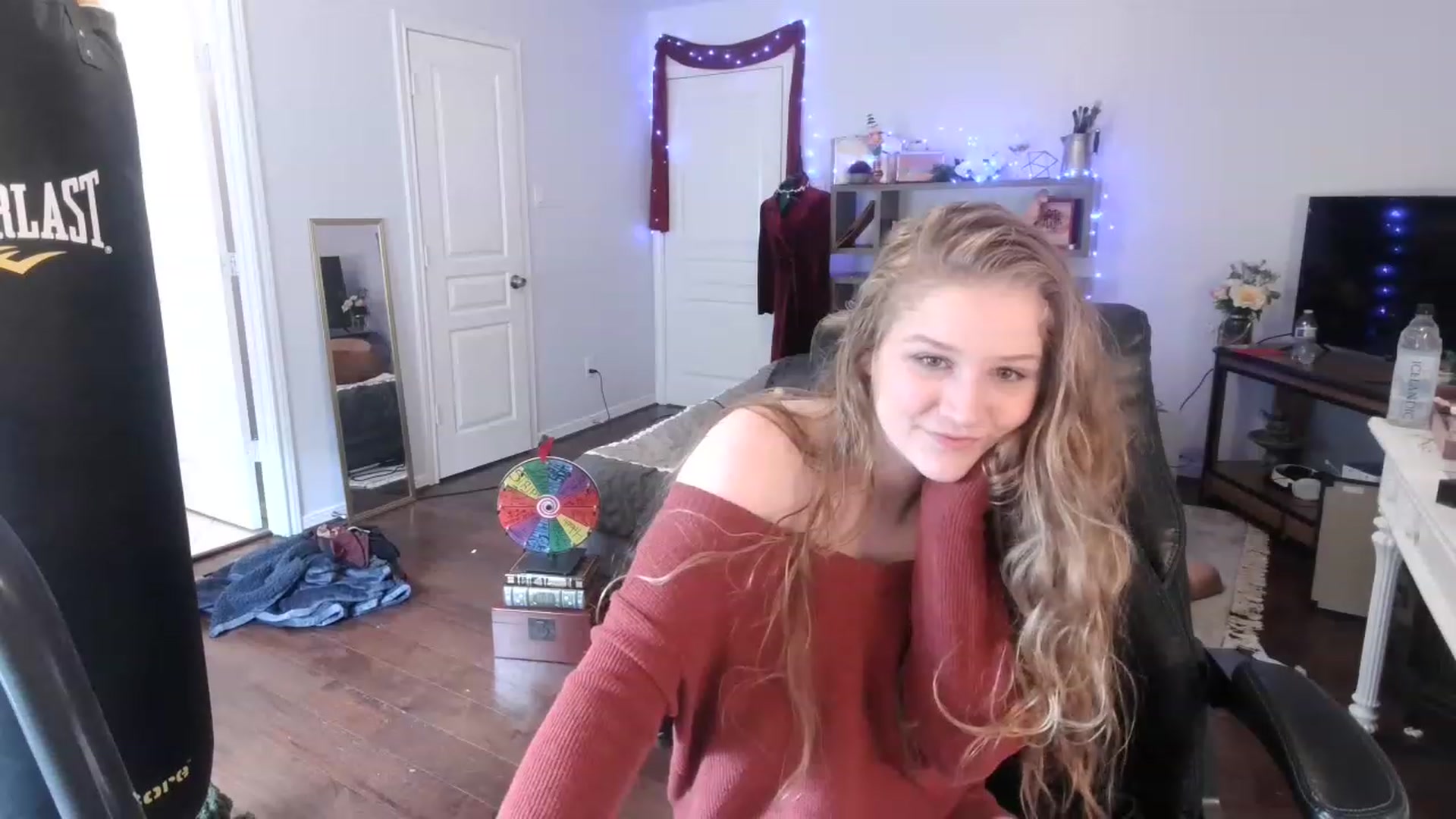 Gallery image thumbnail from Bunnydathug's myfreecams stream on, 02/27/2023, 18:41 image 13 of 20
