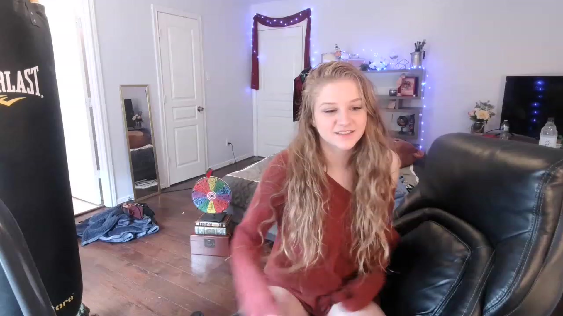 Gallery image thumbnail from Bunnydathug's myfreecams stream on, 02/27/2023, 18:41 image 8 of 20