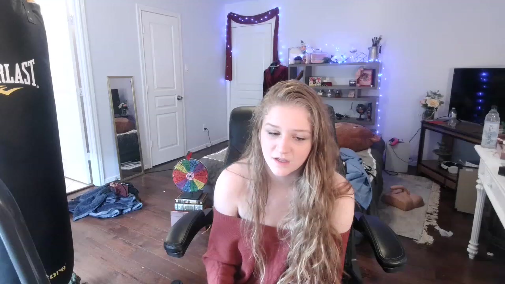 Gallery image thumbnail from Bunnydathug's myfreecams stream on, 02/27/2023, 18:41 image 17 of 20