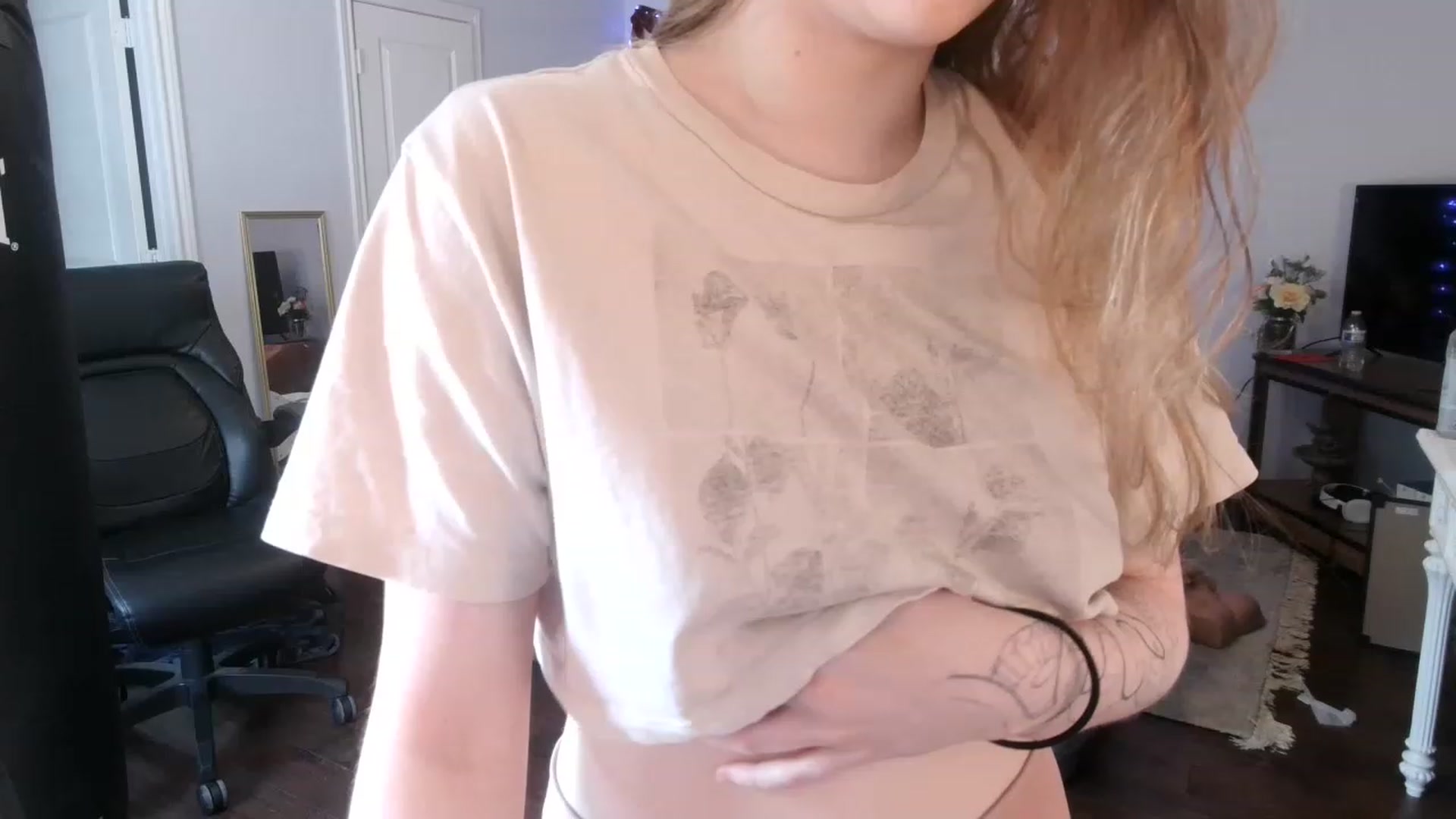 Gallery image thumbnail from Bunnydathug's myfreecams stream on, 02/28/2023, 17:49 image 2 of 20