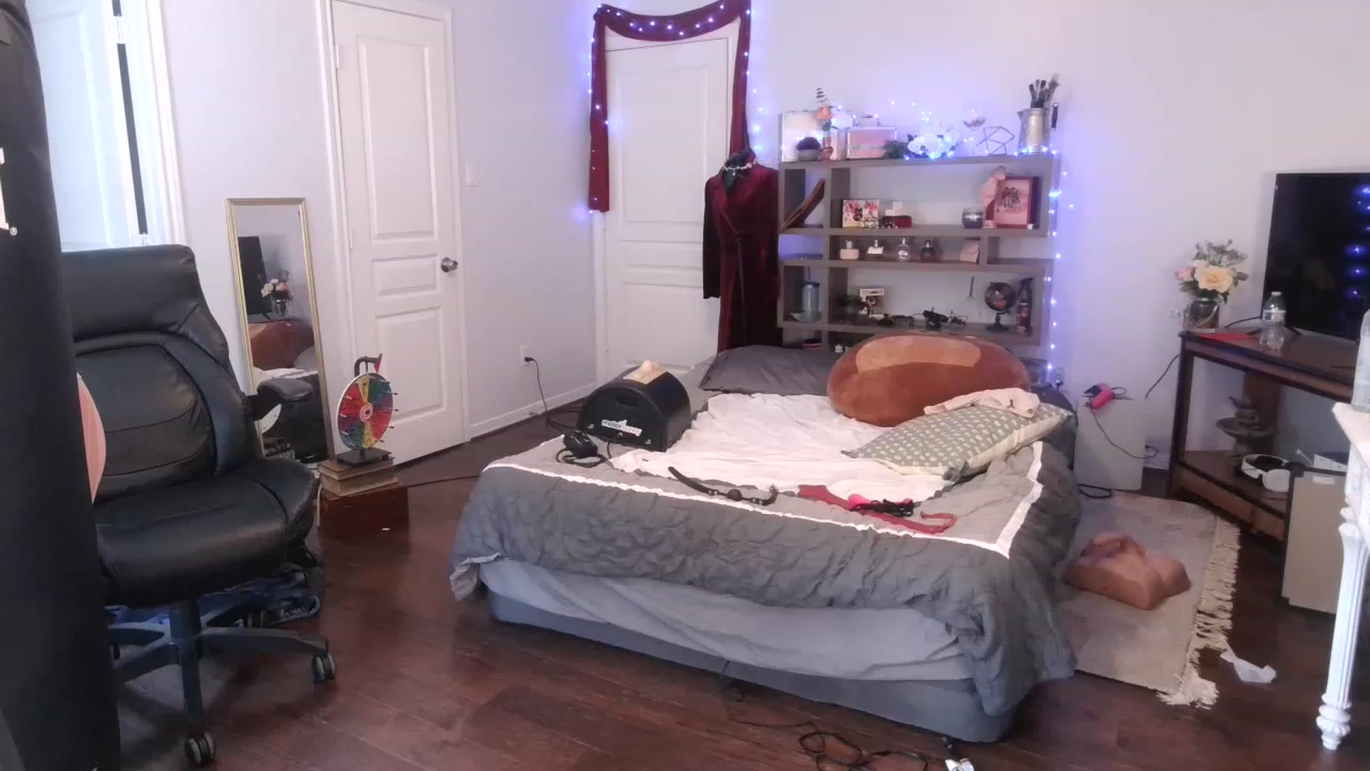 Gallery image thumbnail from Bunnydathug's myfreecams stream on, 02/28/2023, 17:49 image 10 of 20
