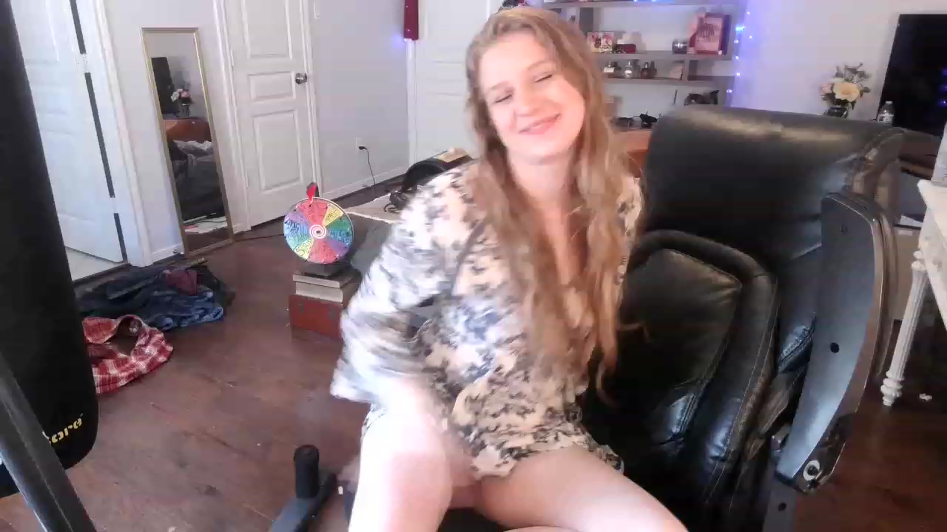 Gallery image thumbnail from Bunnydathug's myfreecams stream on, 02/28/2023, 20:25 image 3 of 20