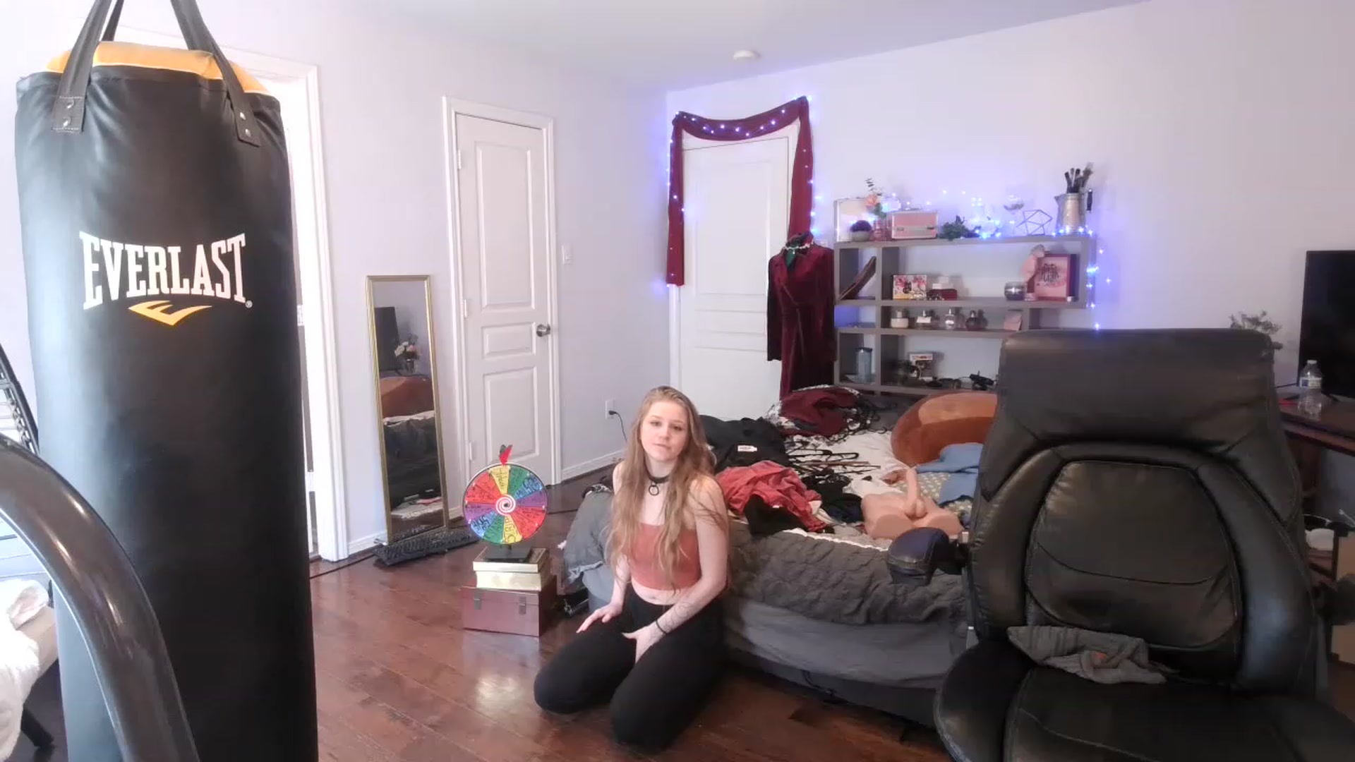 Gallery image thumbnail from Bunnydathug's myfreecams stream on, 03/01/2023, 20:20 image 8 of 20