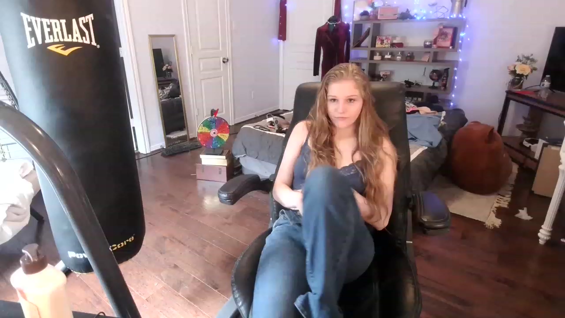 Gallery image thumbnail from Bunnydathug's myfreecams stream on, 03/02/2023, 17:28 image 18 of 20