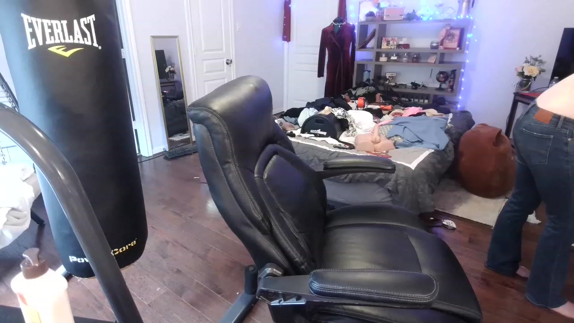 Gallery image thumbnail from Bunnydathug's myfreecams stream on, 03/02/2023, 17:28 image 3 of 20