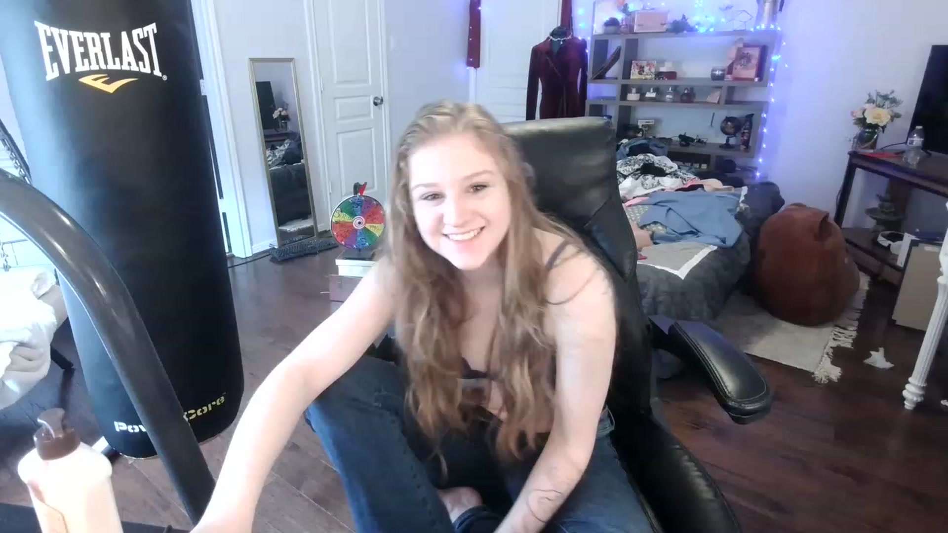 Gallery image thumbnail from Bunnydathug's myfreecams stream on, 03/02/2023, 17:28 image 20 of 20