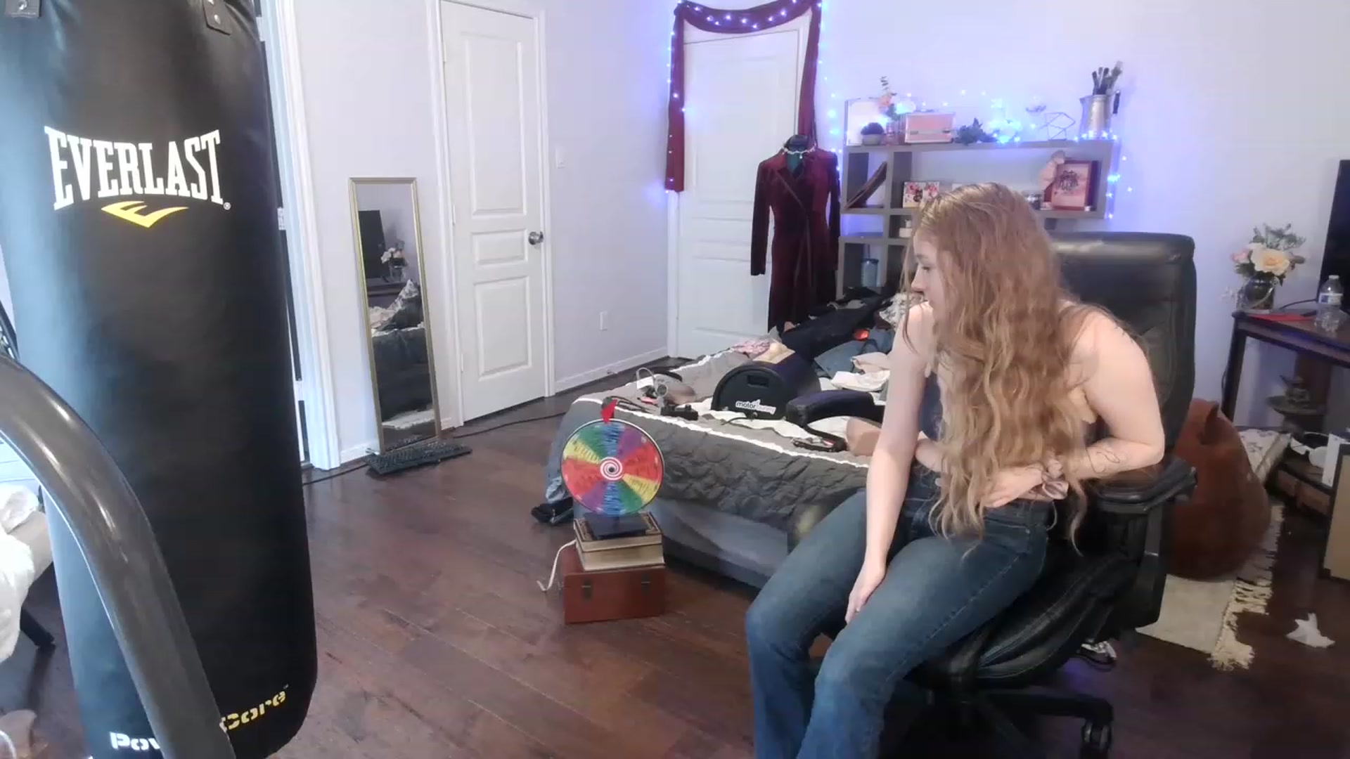 Gallery image thumbnail from Bunnydathug's myfreecams stream on, 03/02/2023, 18:42 image 12 of 20