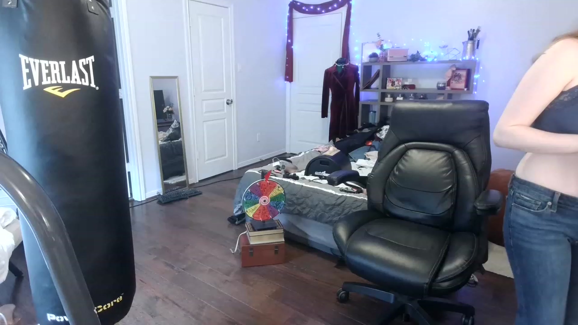 Gallery image thumbnail from Bunnydathug's myfreecams stream on, 03/02/2023, 18:42 image 8 of 20