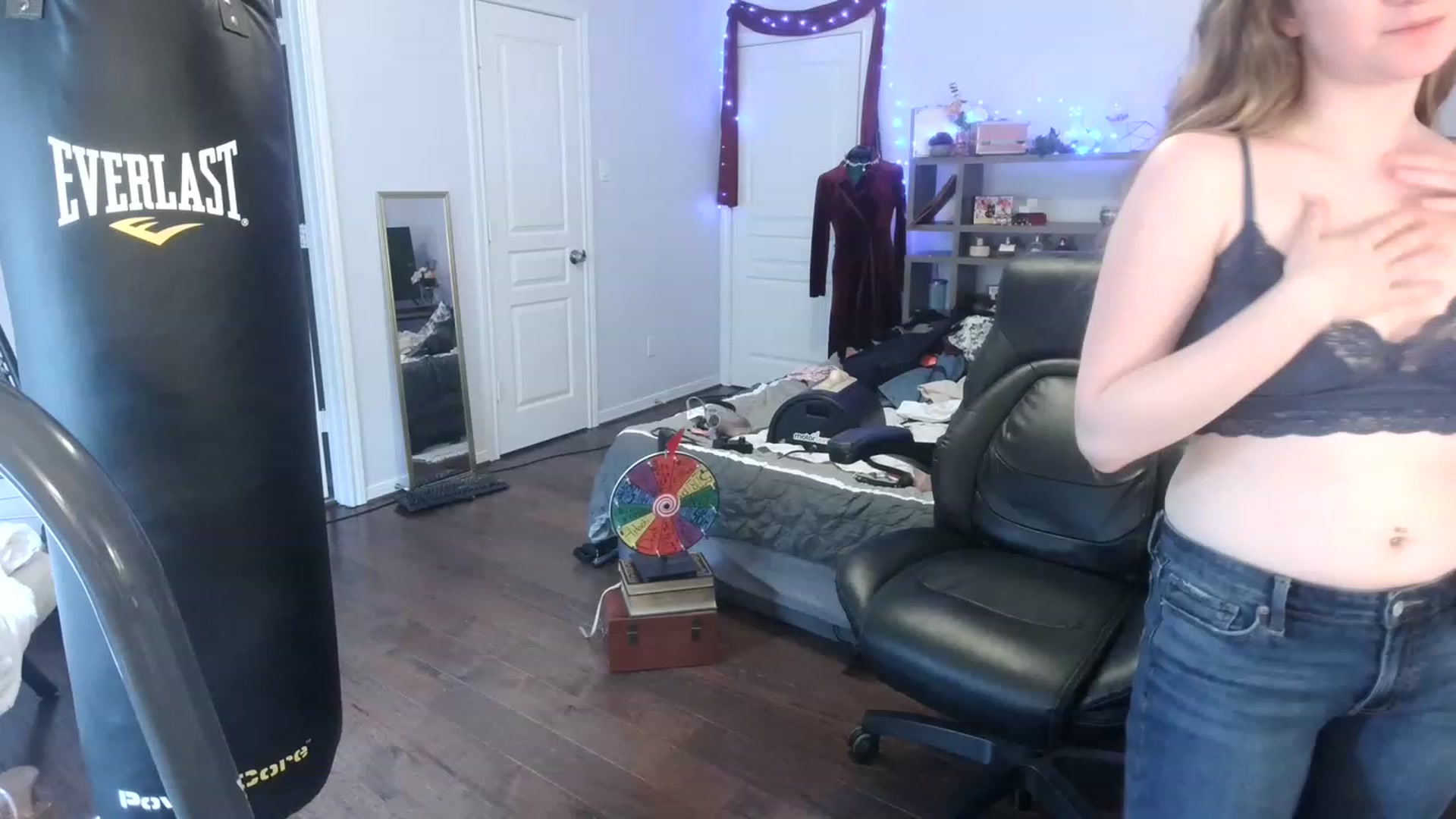 Gallery image thumbnail from Bunnydathug's myfreecams stream on, 03/02/2023, 18:42 image 7 of 20