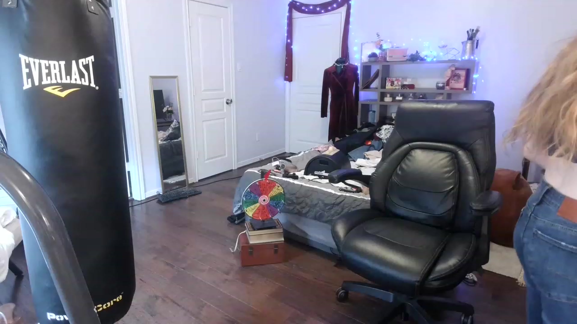 Gallery image thumbnail from Bunnydathug's myfreecams stream on, 03/02/2023, 18:42 image 3 of 20