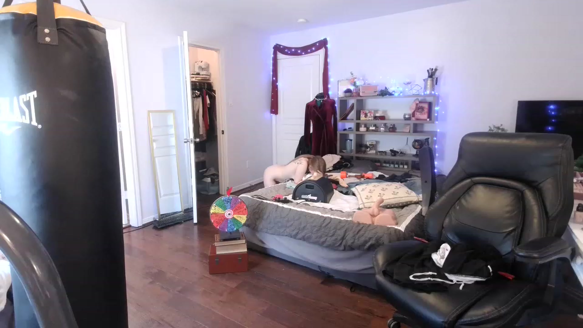 Gallery image thumbnail from Bunnydathug's myfreecams stream on, 03/03/2023, 21:18 image 10 of 20