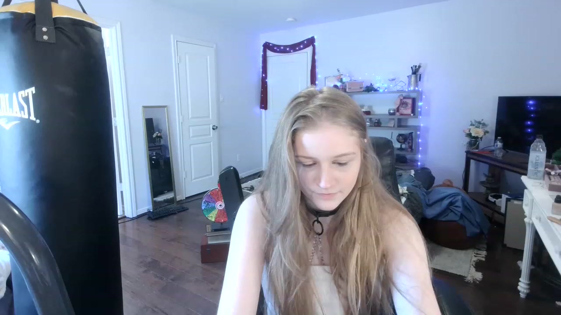 Gallery image thumbnail from Bunnydathug's myfreecams stream on, 03/03/2023, 21:18 image 8 of 20